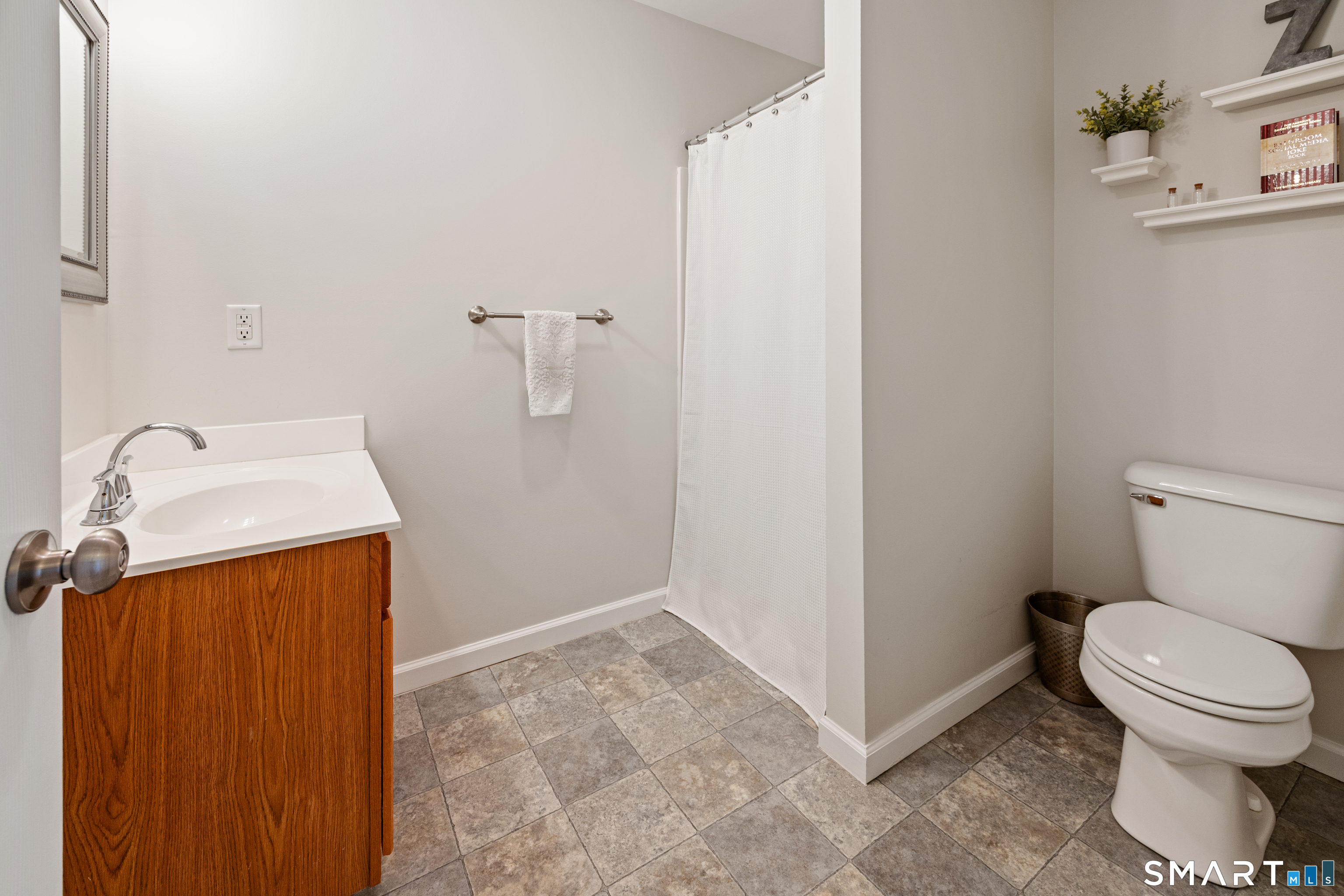 65 Walt Drive photo 27