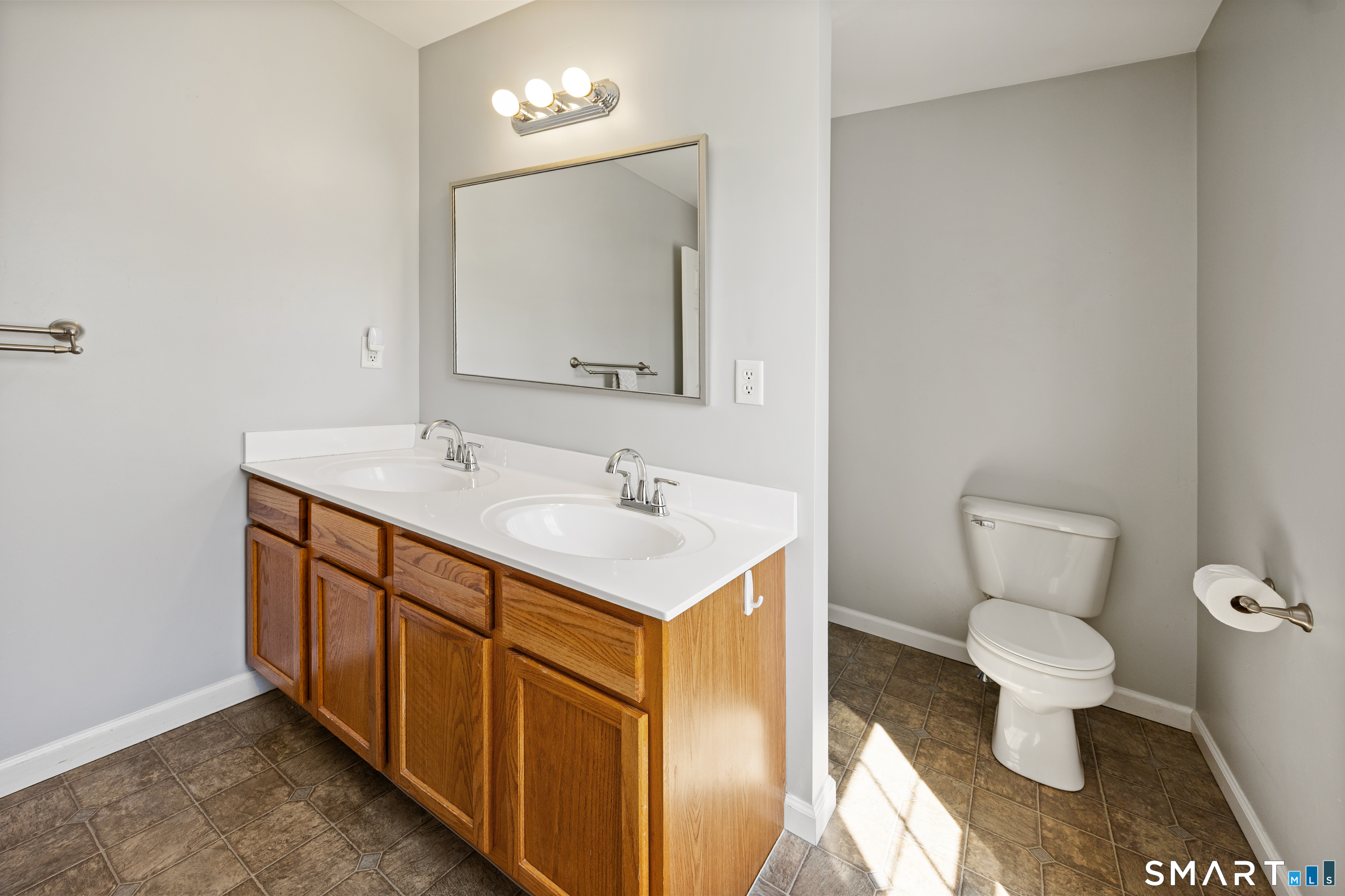 65 Walt Drive photo 21