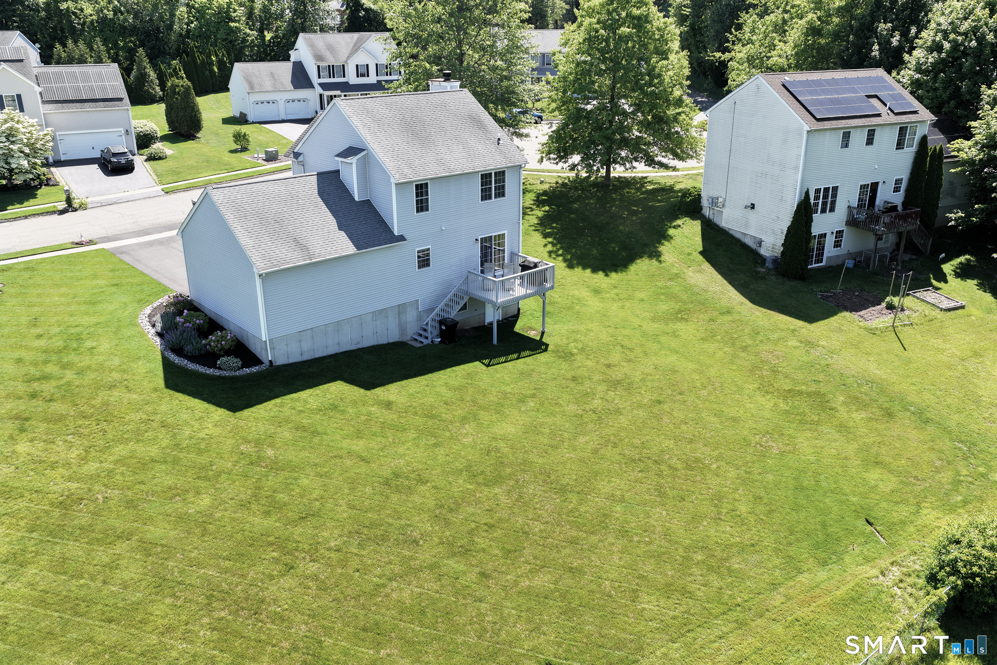65 Walt Drive photo 37