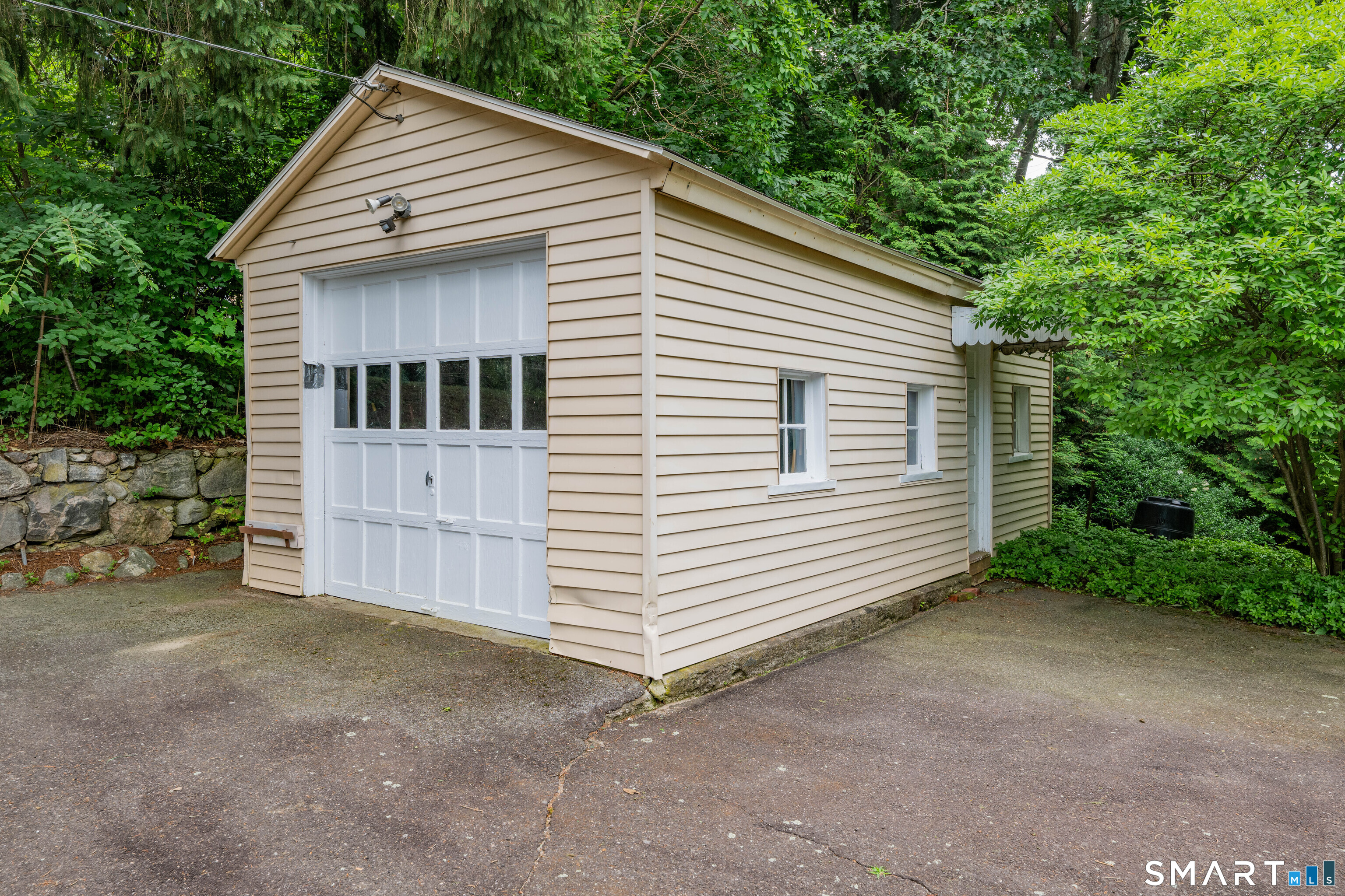 4th image of 108 Pleasant St, Torrington, CT 06790 | MLS# 24195679