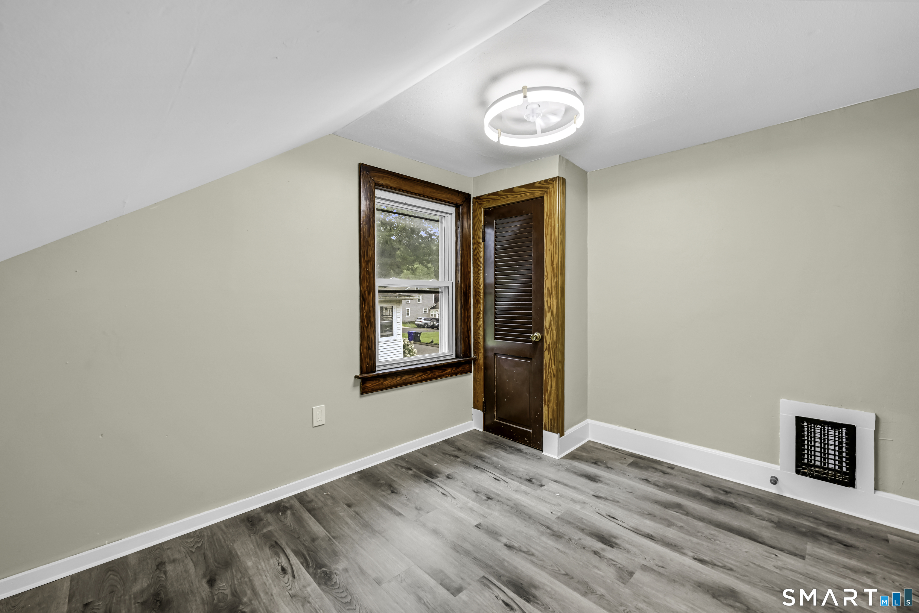 7 Maple Avenue photo 27