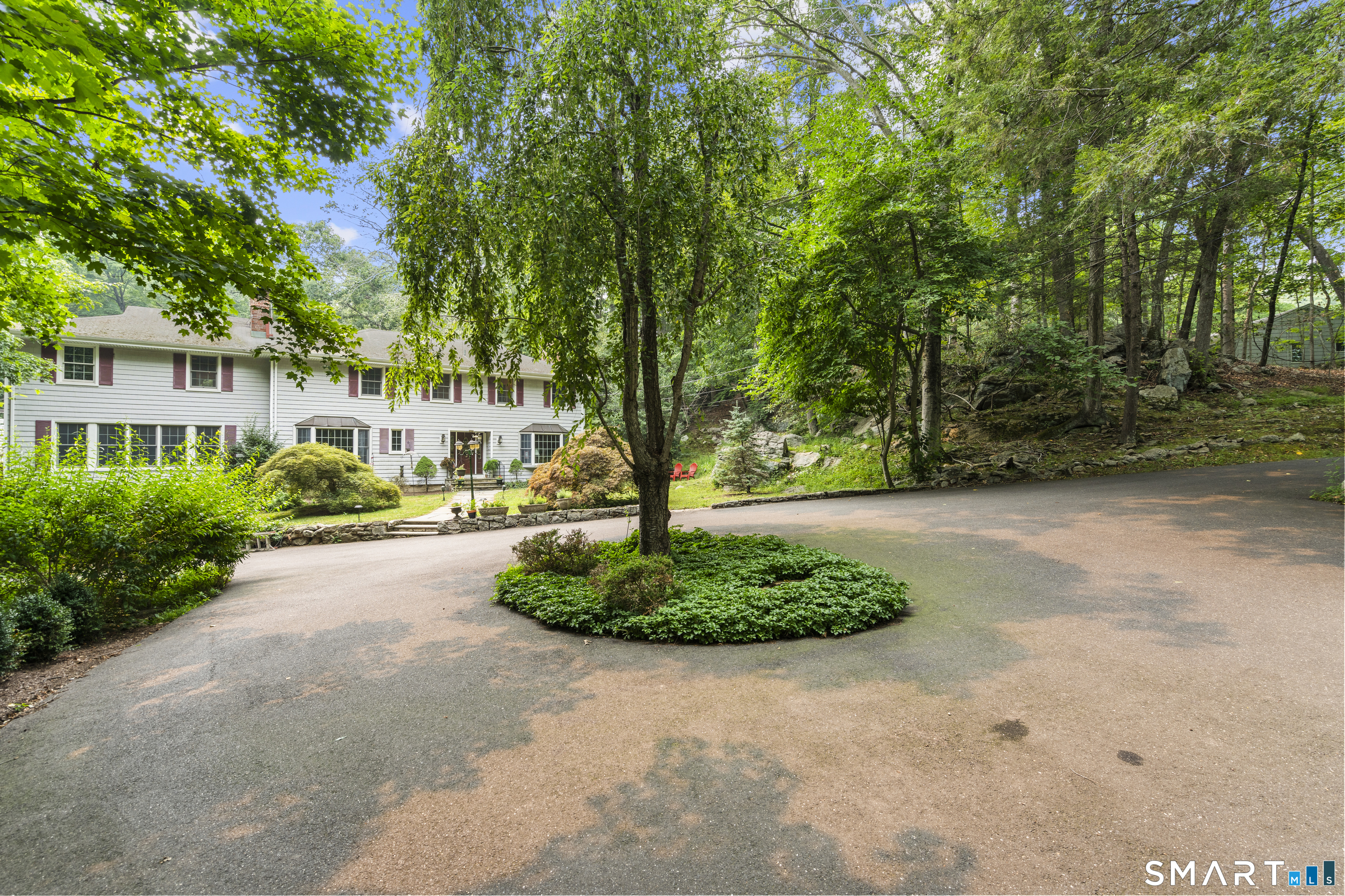 64 Round Hill Drive, Stamford, Connecticut photo 3