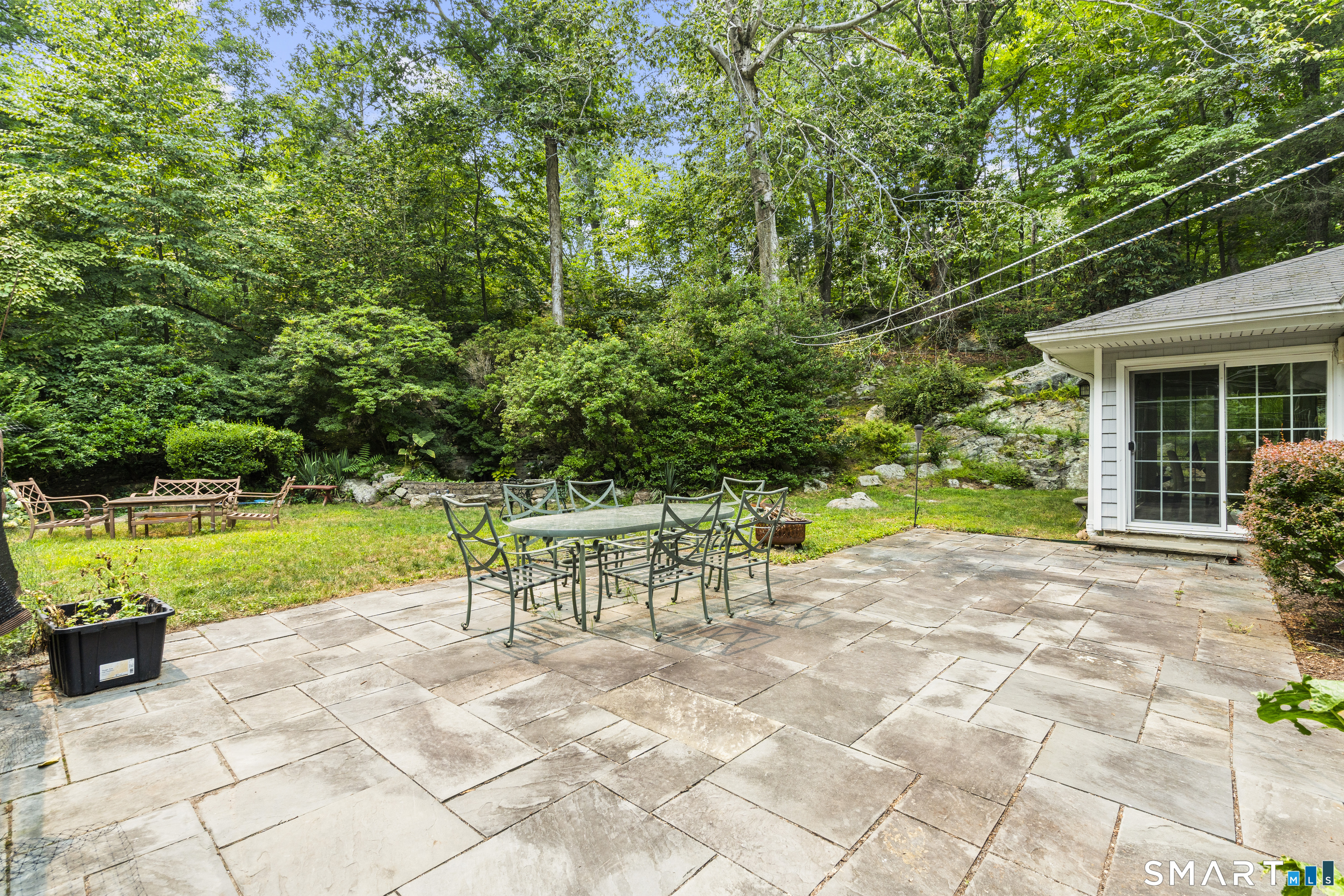 64 Round Hill Drive photo 34