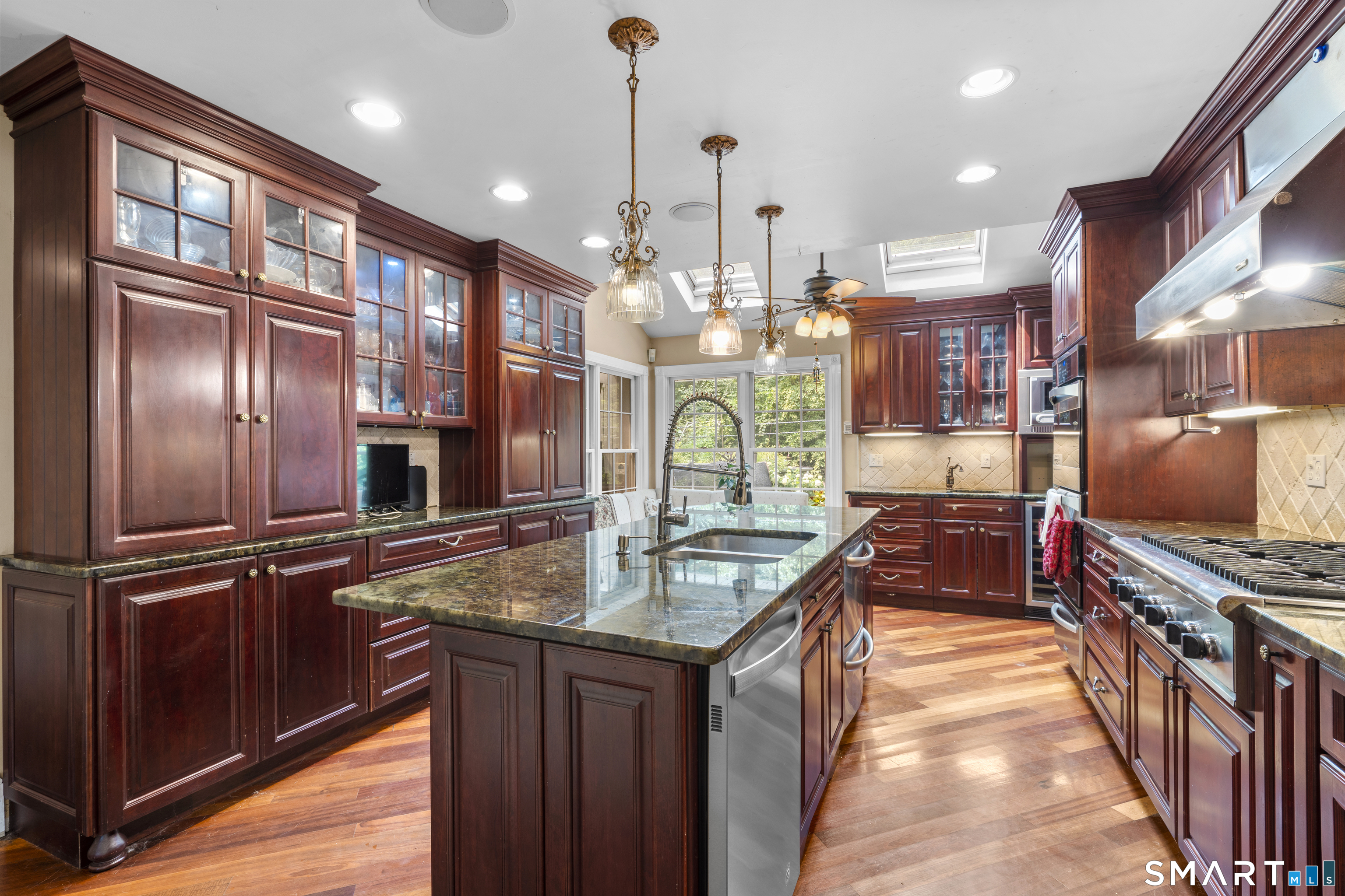 64 Round Hill Drive photo 9