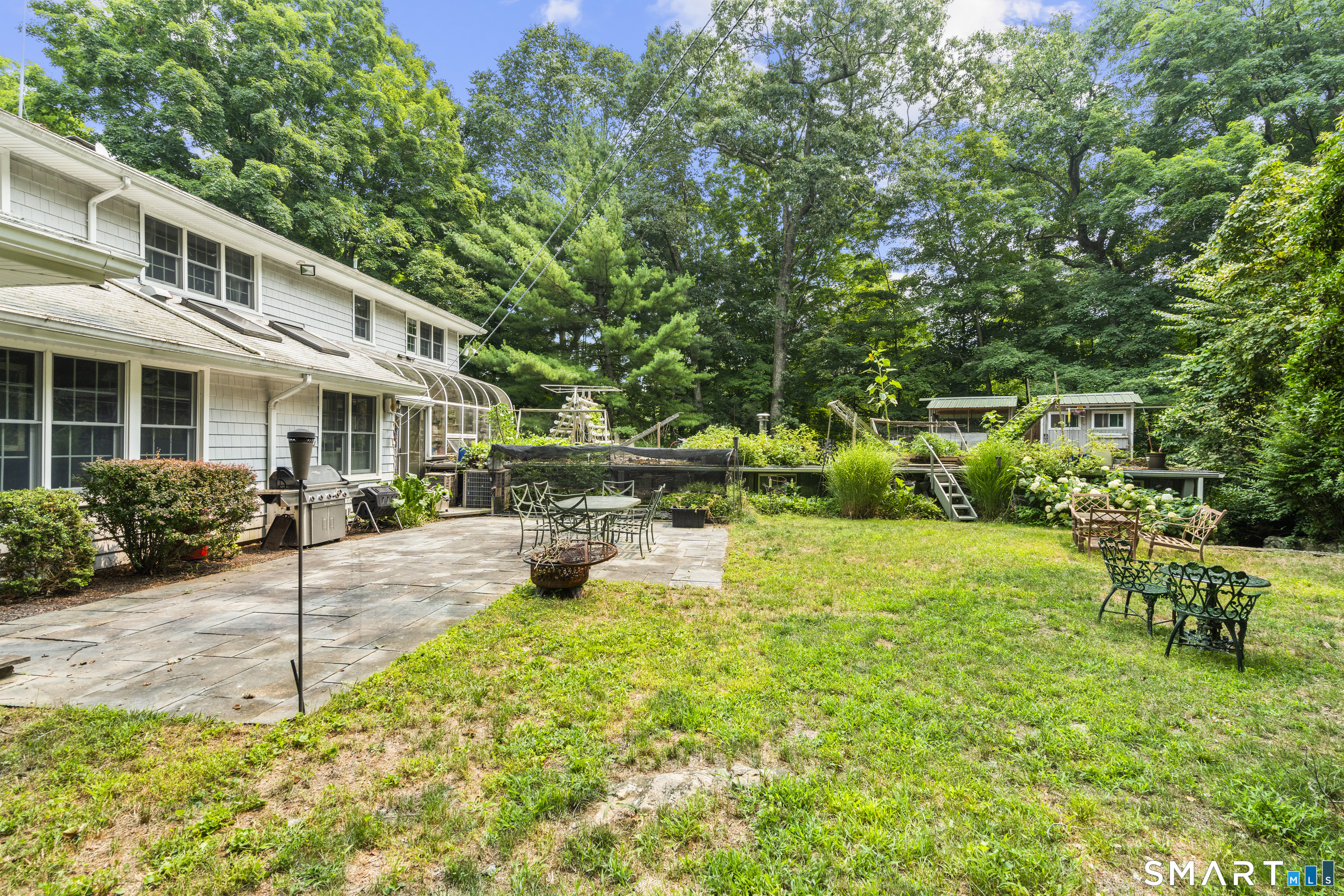 64 Round Hill Drive photo 32
