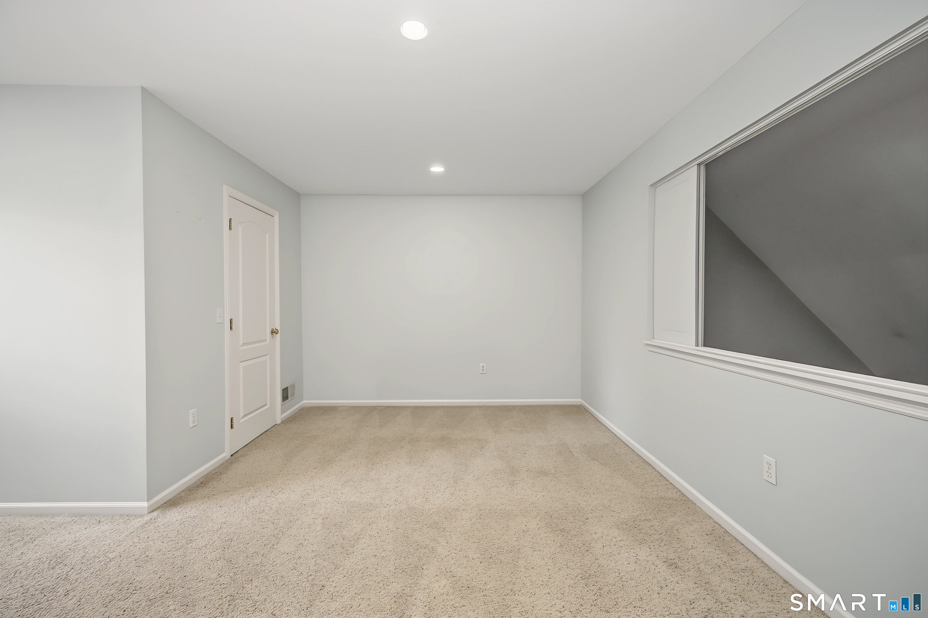 668 Glenbrook Road Unit #17 photo 24