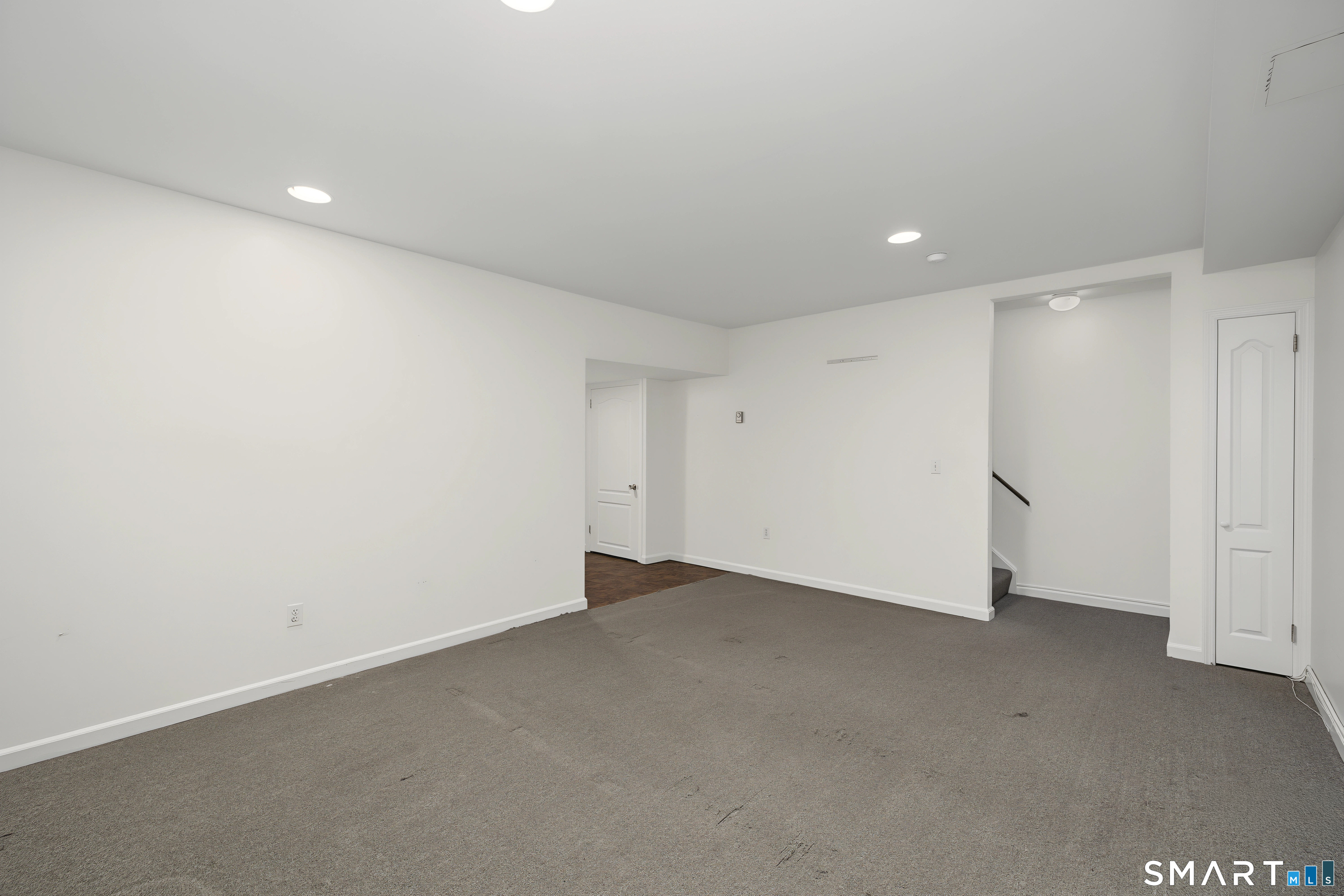 668 Glenbrook Road Unit #17 photo 29