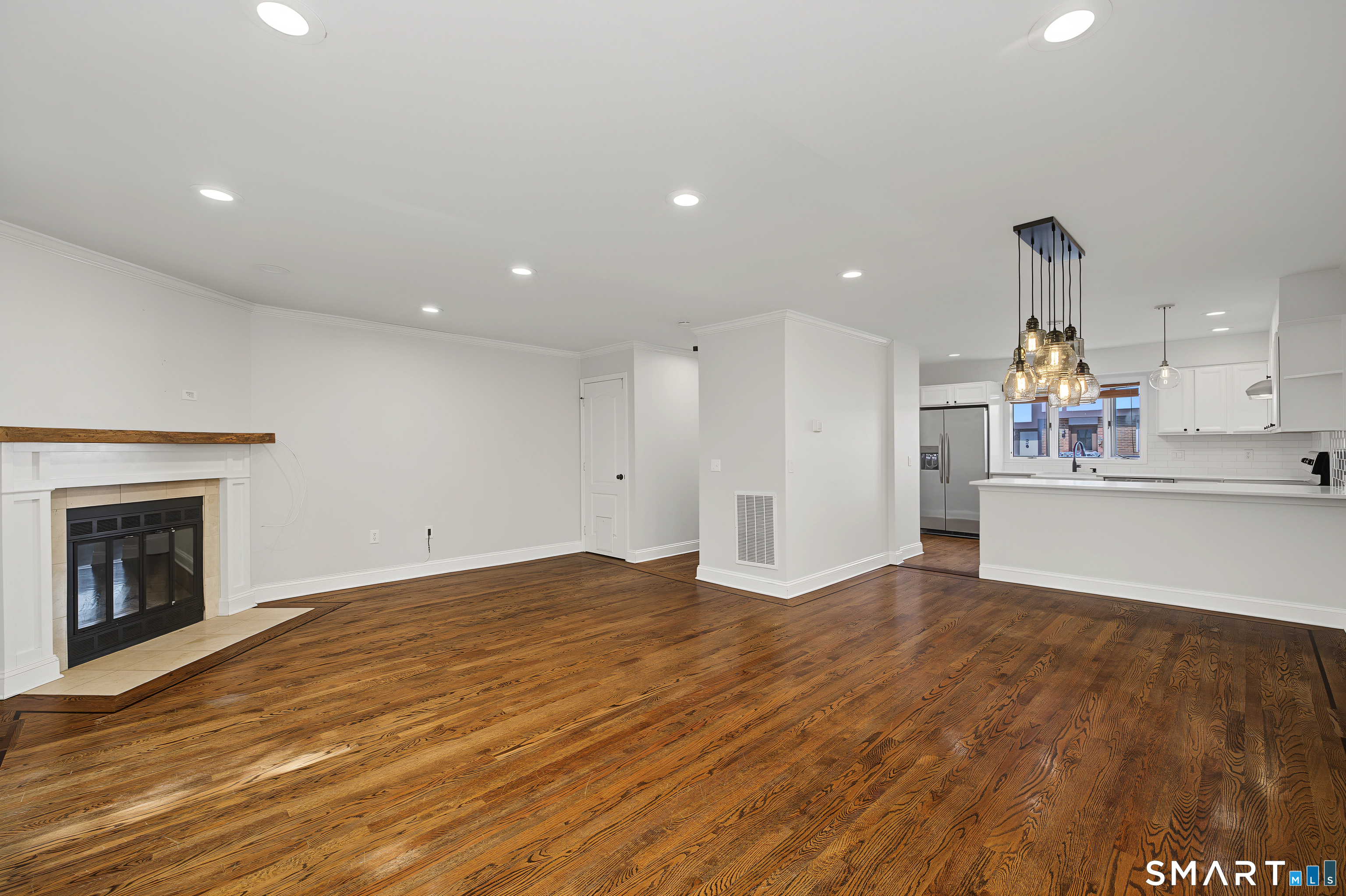 668 Glenbrook Road Unit #17 photo 8