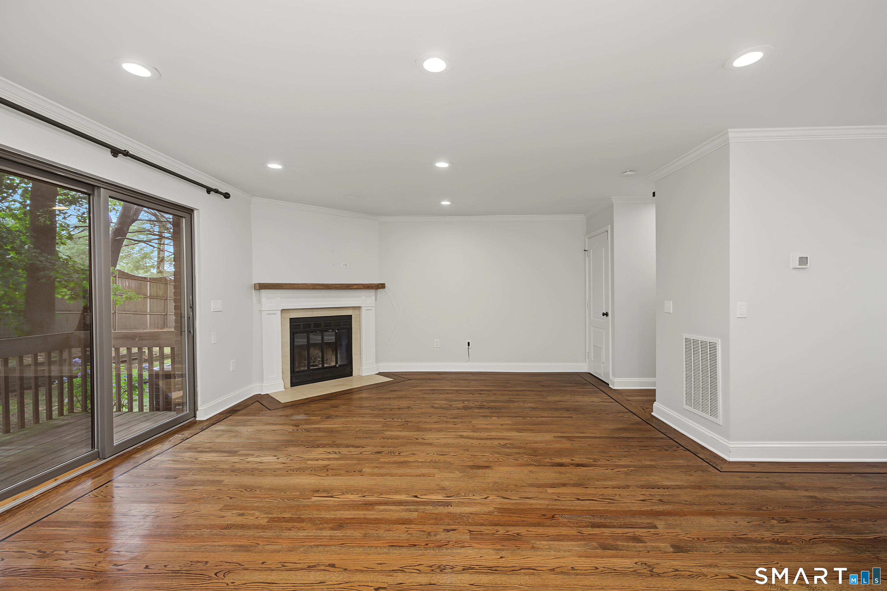668 Glenbrook Road Unit #17 photo 10