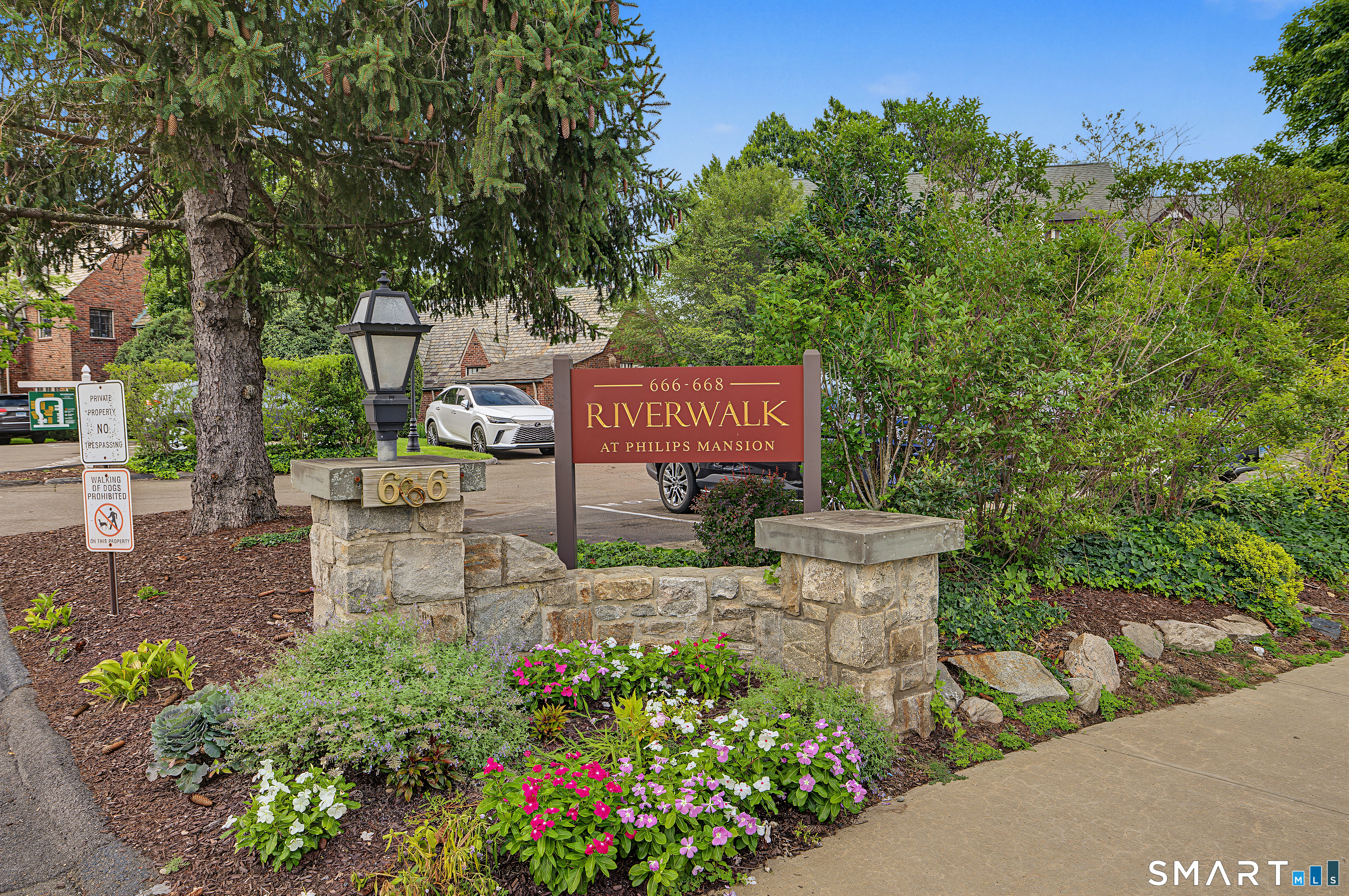 668 Glenbrook Road Unit #17 photo 34