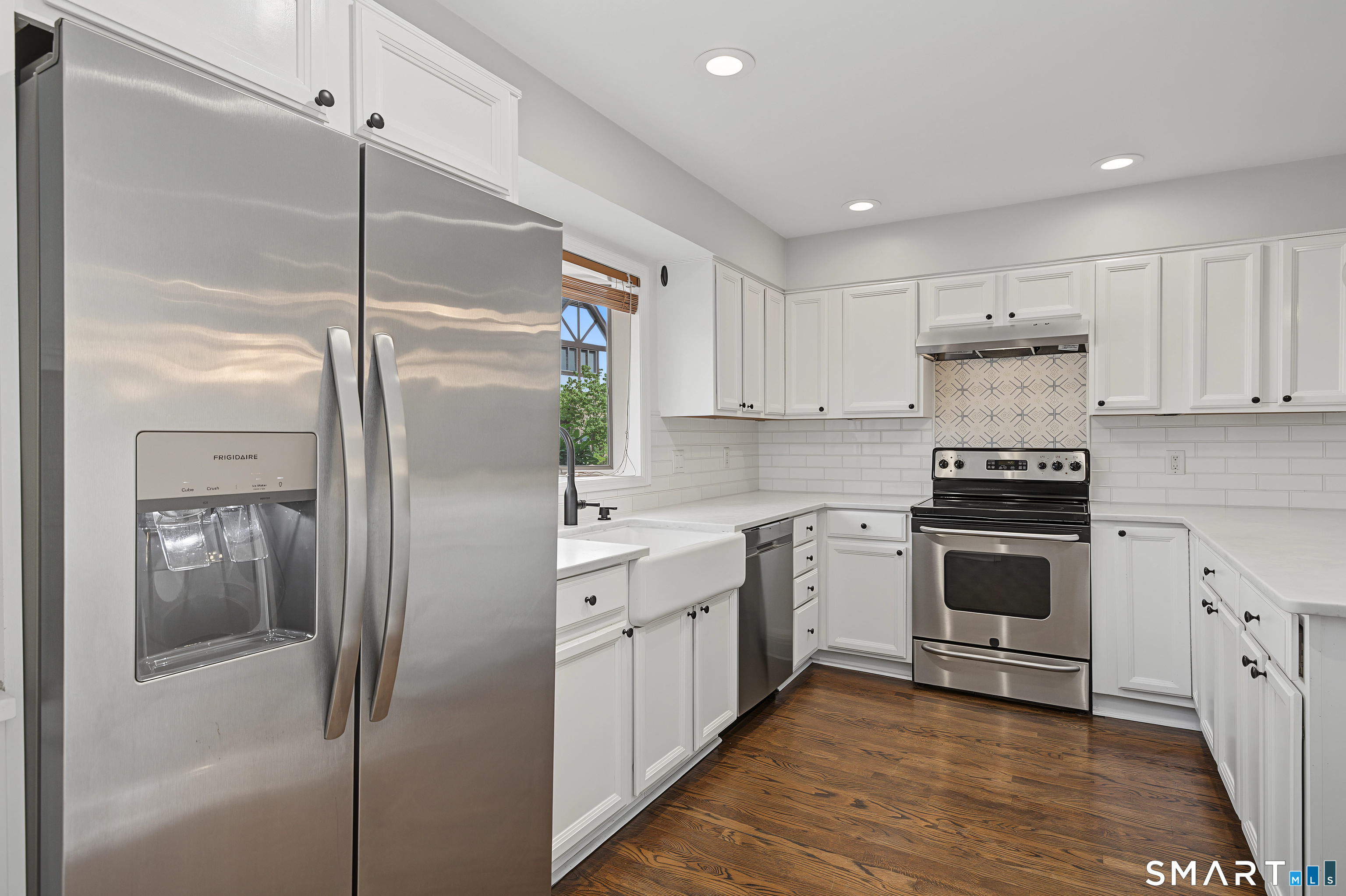 668 Glenbrook Road Unit #17 photo 6