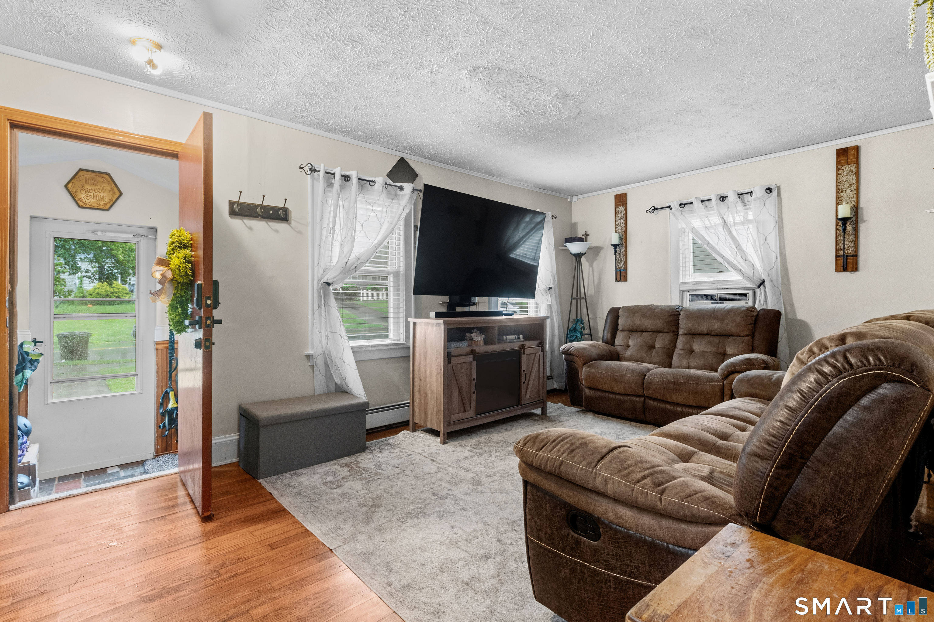 4th image of 254 Commonwealth Ave, New Britain, CT 06053 | MLS# 24194333