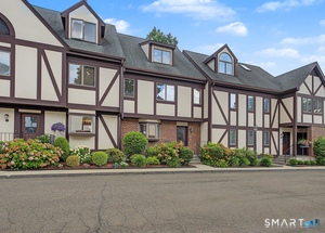 668 Glenbrook Road, Unit 17