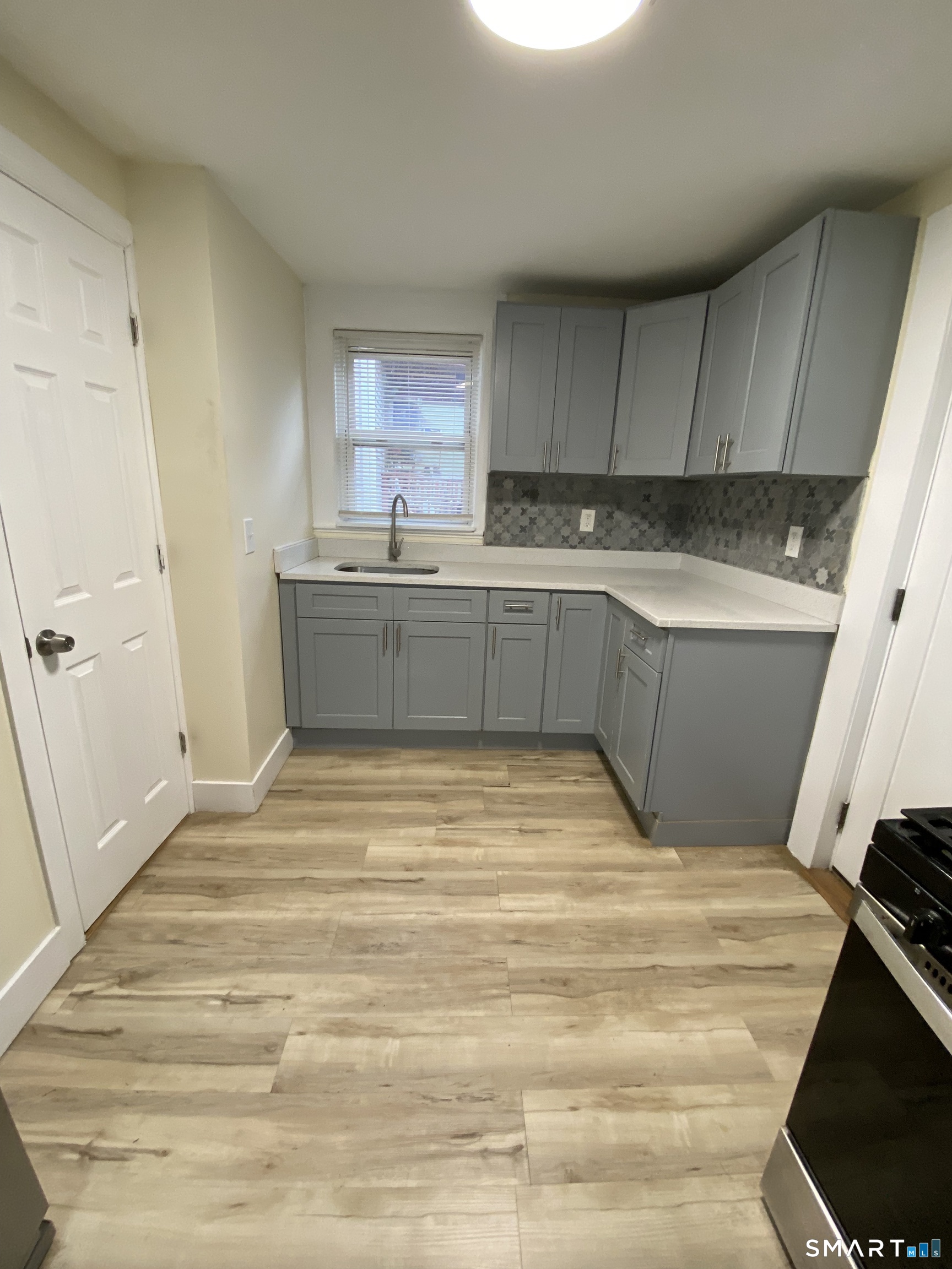98 Wolcott Street photo 8