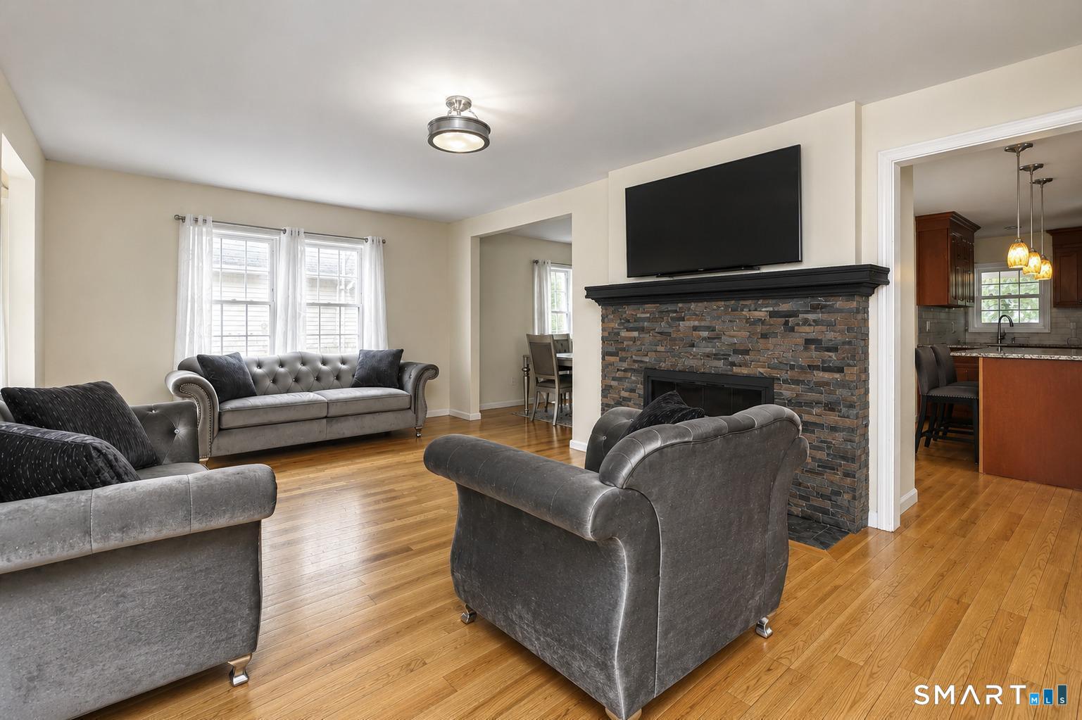 426 Second Avenue photo 3