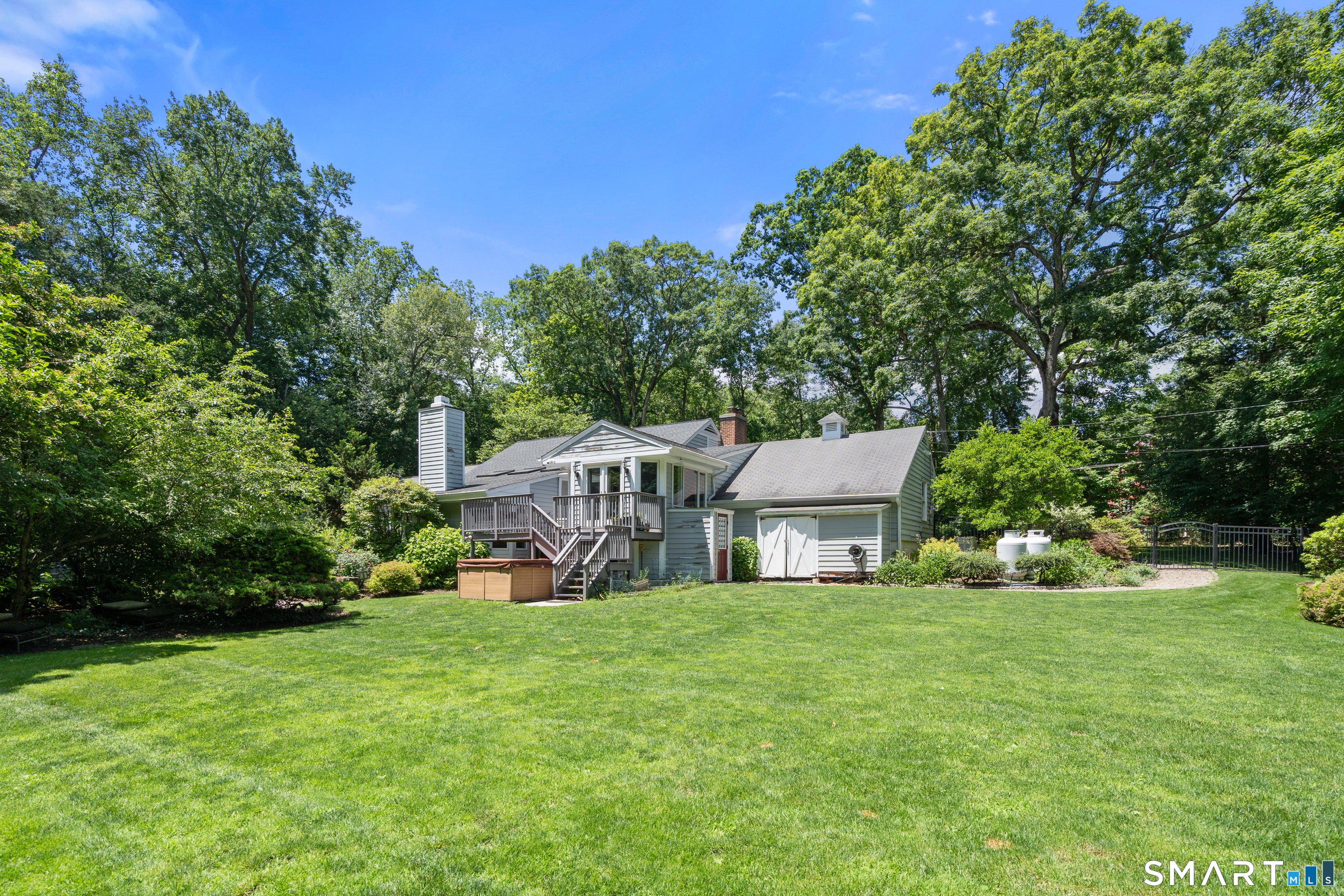 21 Hampton Lane photo 32