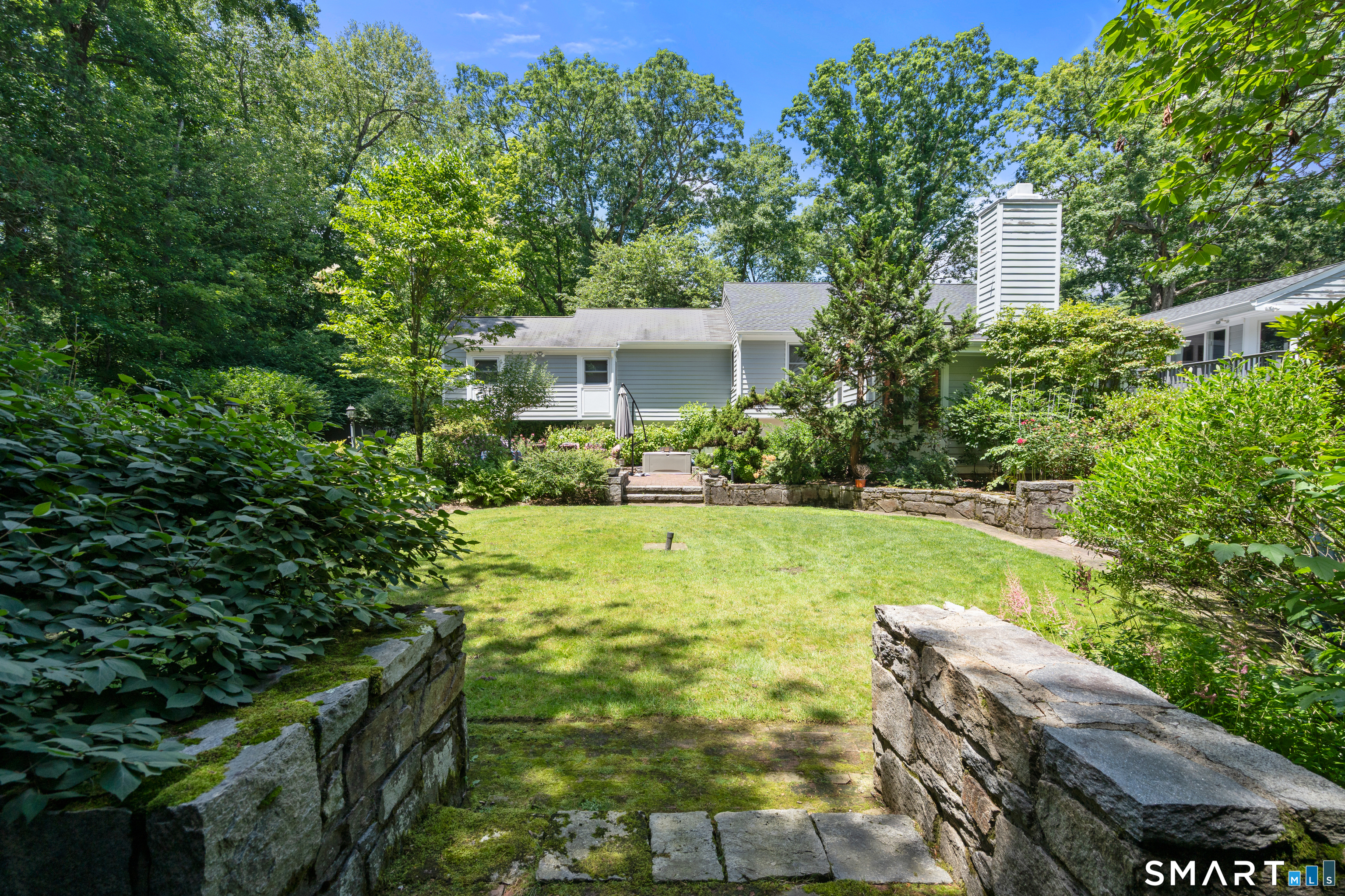 21 Hampton Lane photo 33