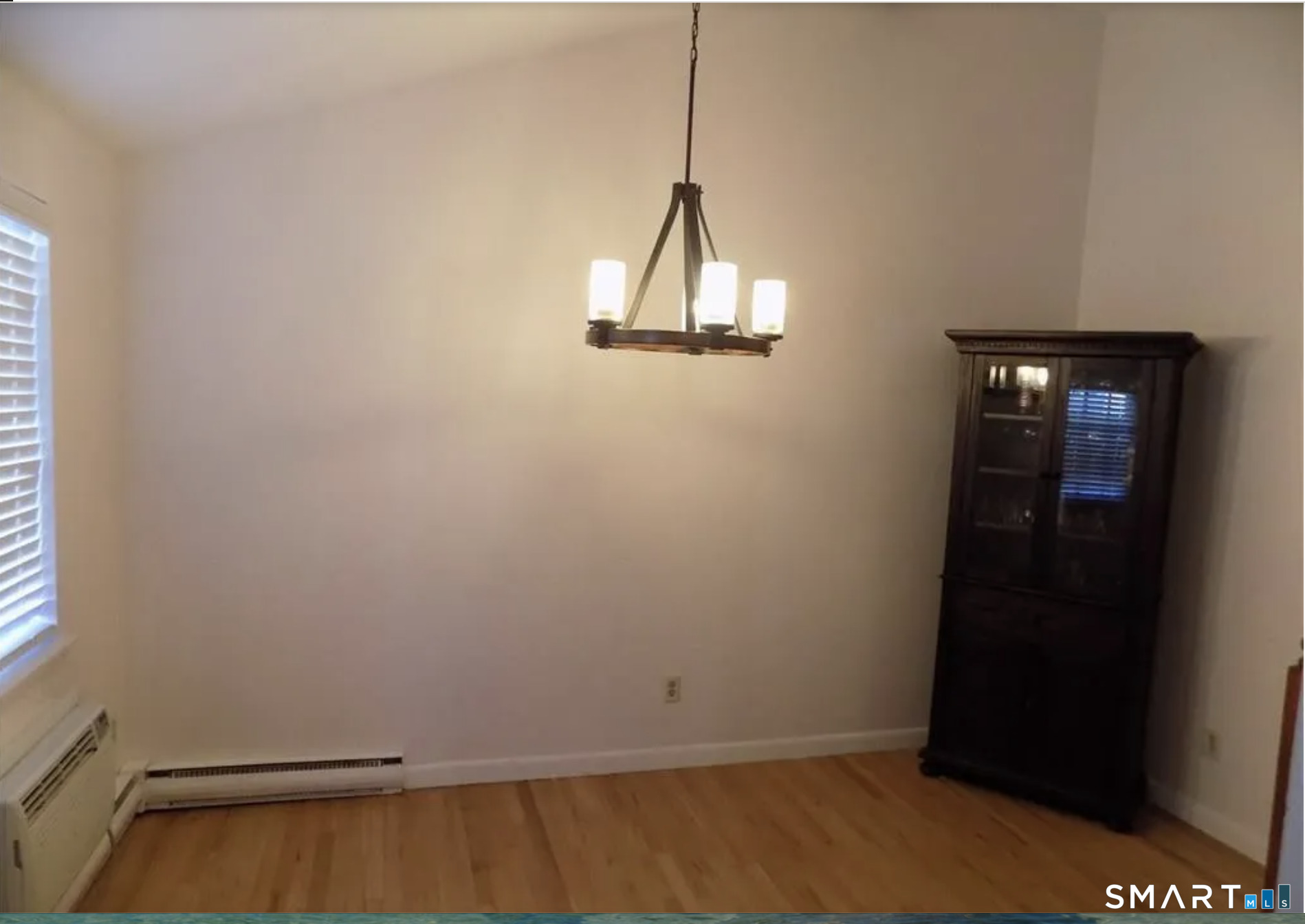 3rd image of 1644 Farmington Ave #4, Farmington, CT 06085 | MLS# 24195740