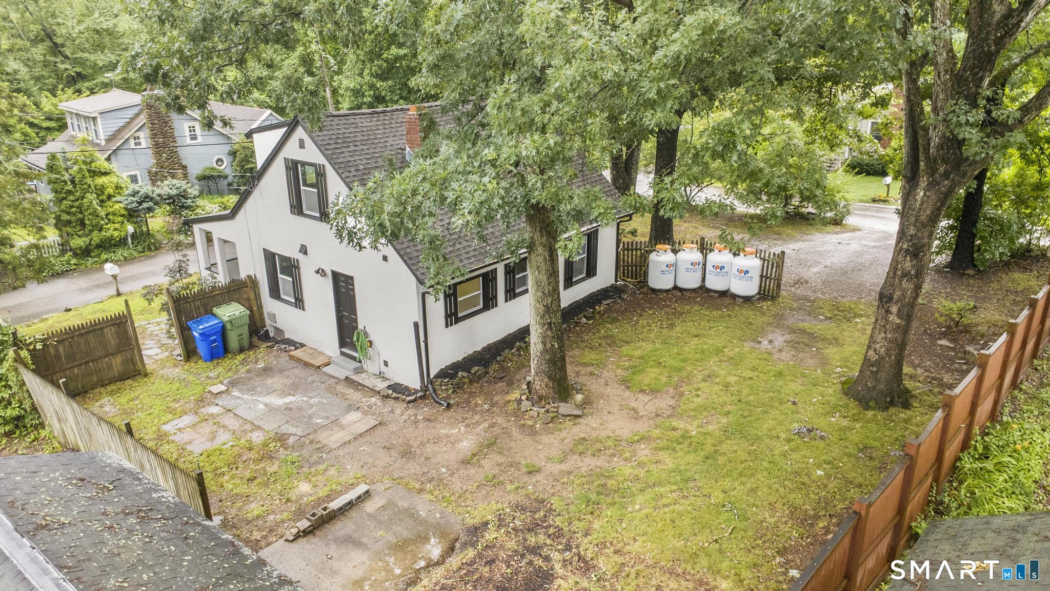 30 Barbara Avenue photo 6