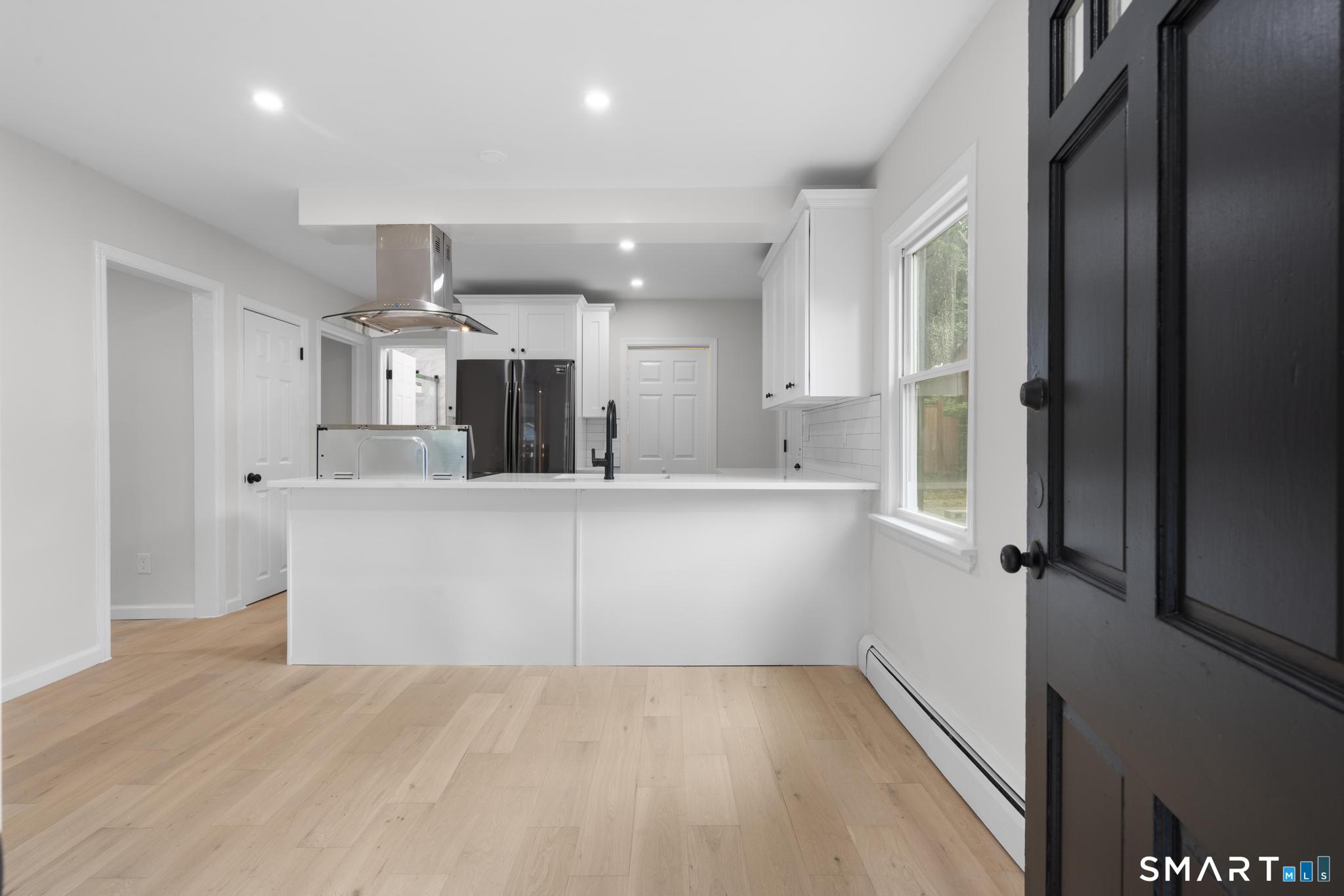 30 Barbara Avenue photo 7