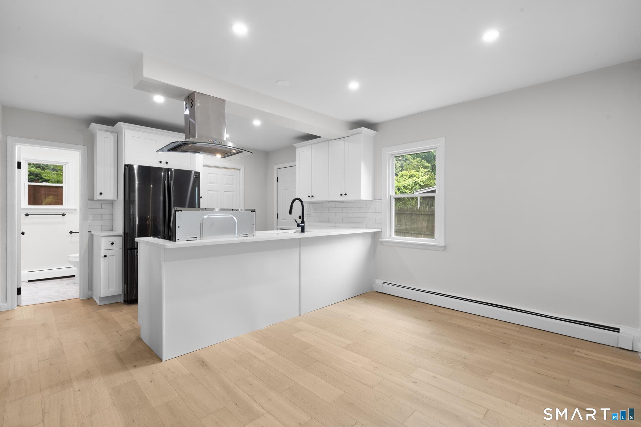 30 Barbara Avenue photo 8