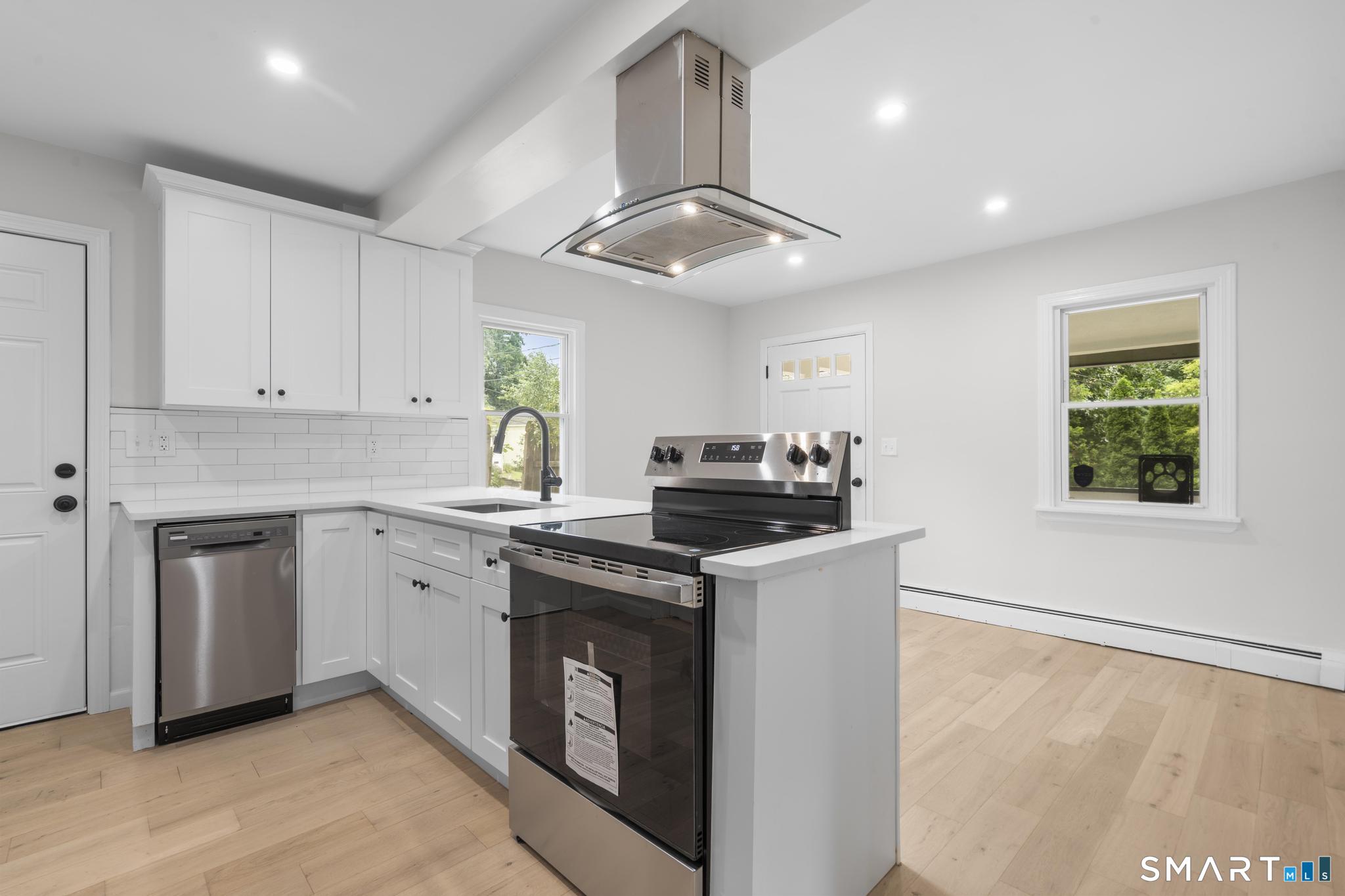 30 Barbara Avenue photo 10