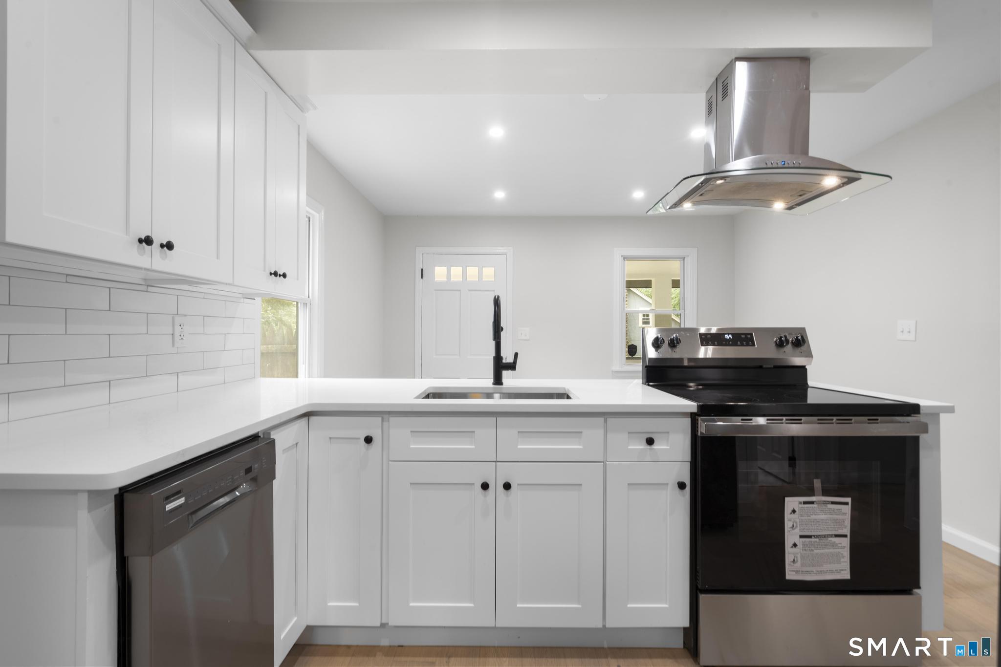 30 Barbara Avenue photo 11