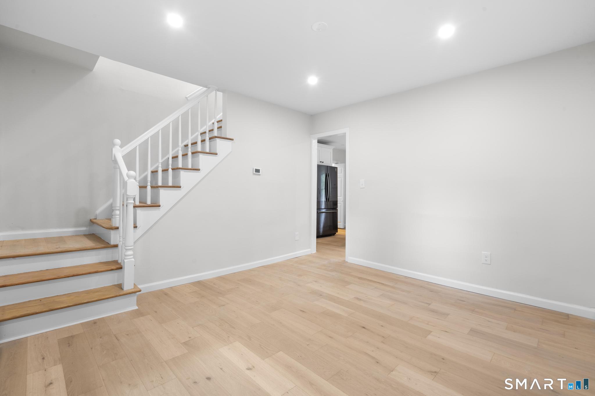 30 Barbara Avenue photo 30