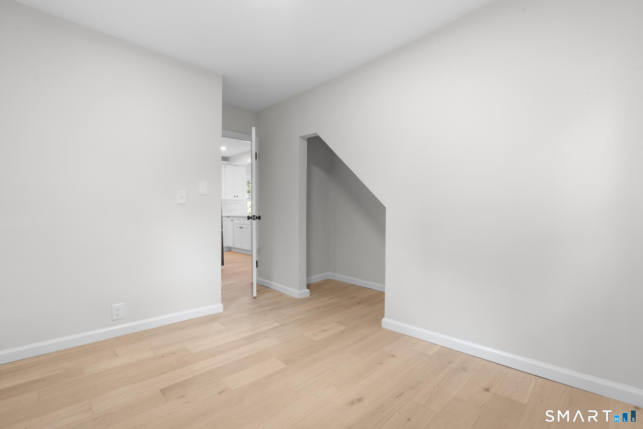 30 Barbara Avenue photo 35
