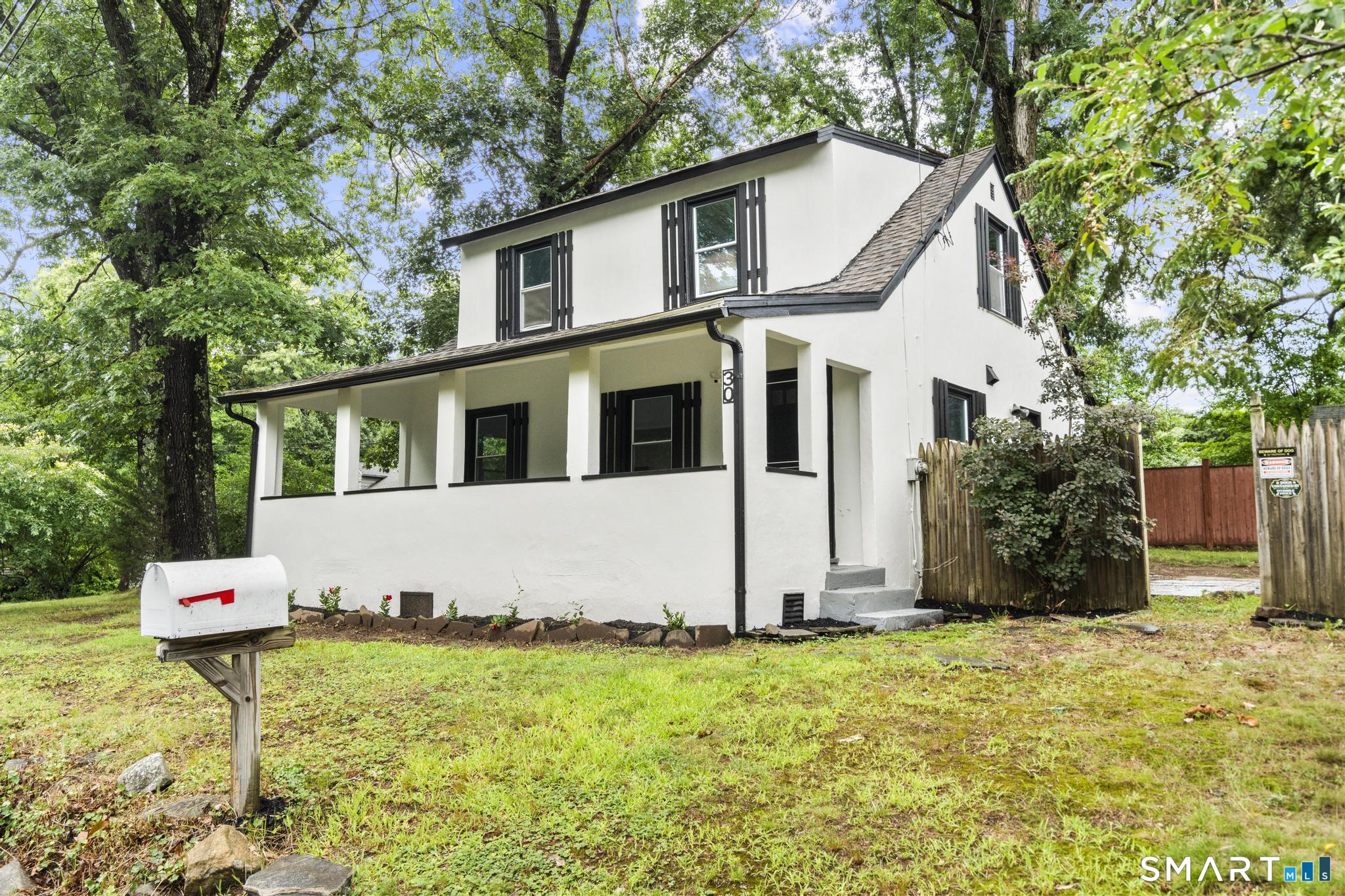 30 Barbara Avenue photo 2