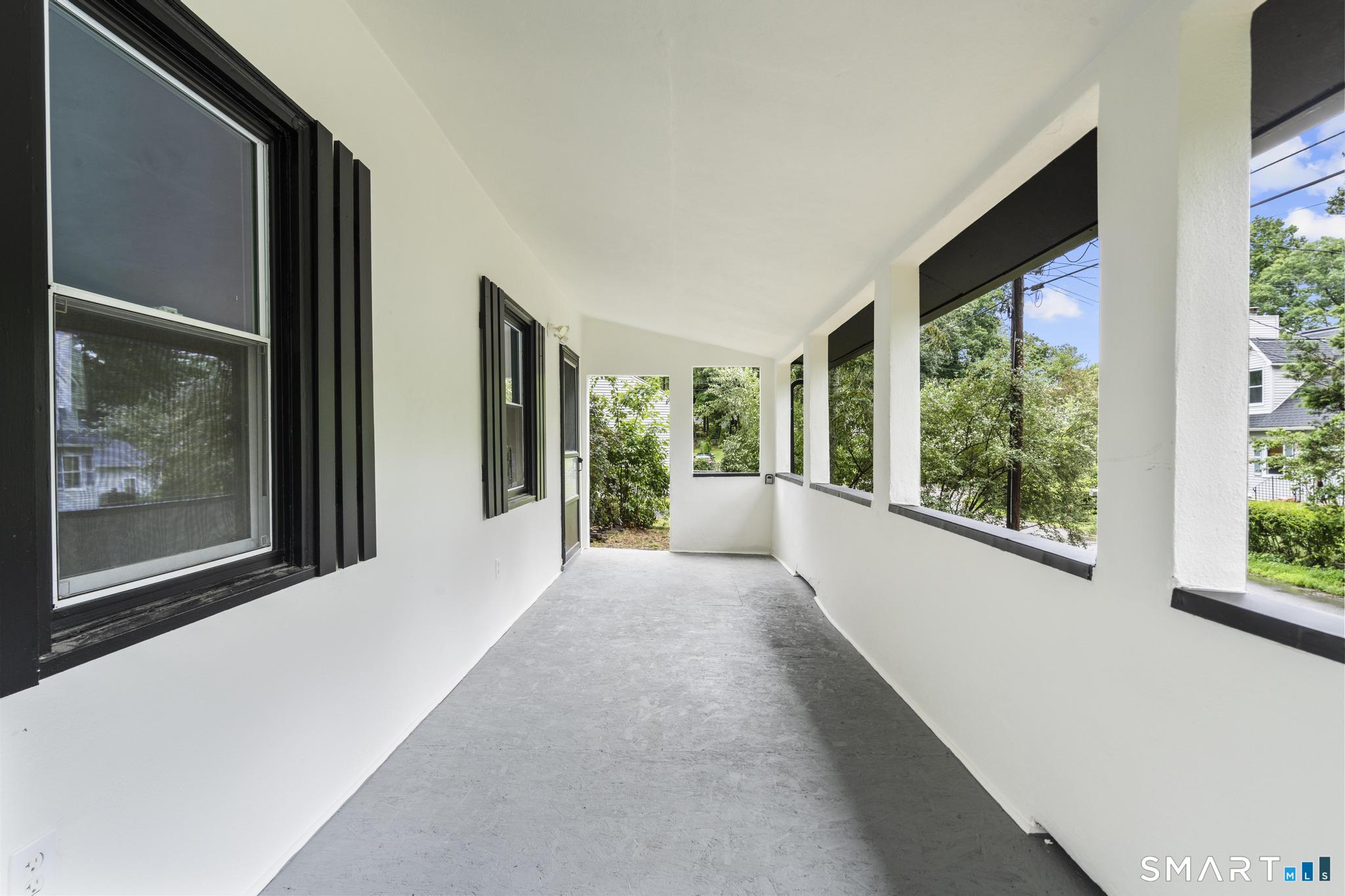 30 Barbara Avenue photo 3