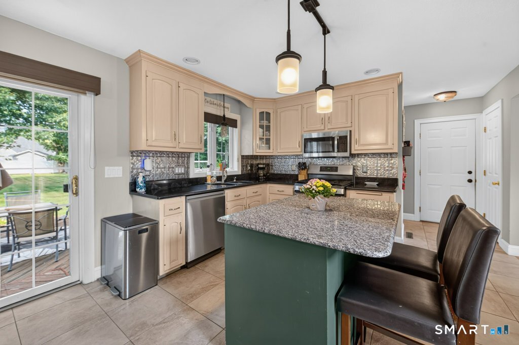 41 Beverly Drive photo 18