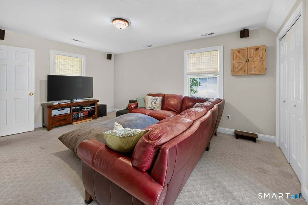 41 Beverly Drive photo 37