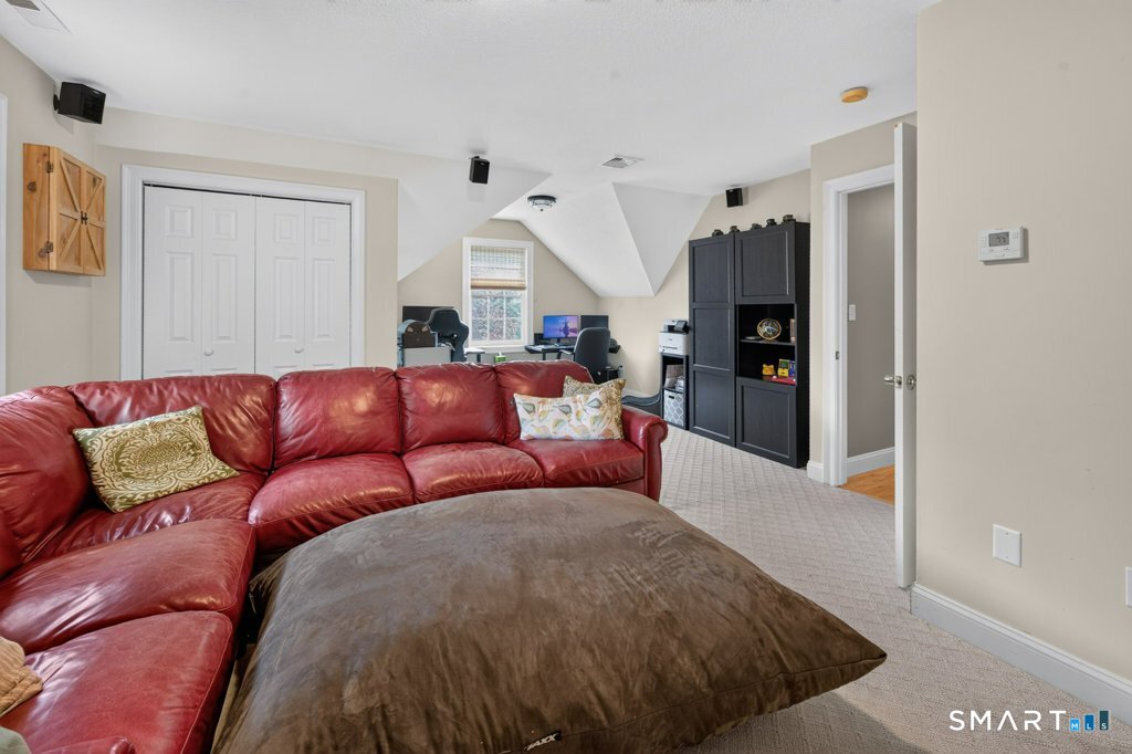 41 Beverly Drive photo 34