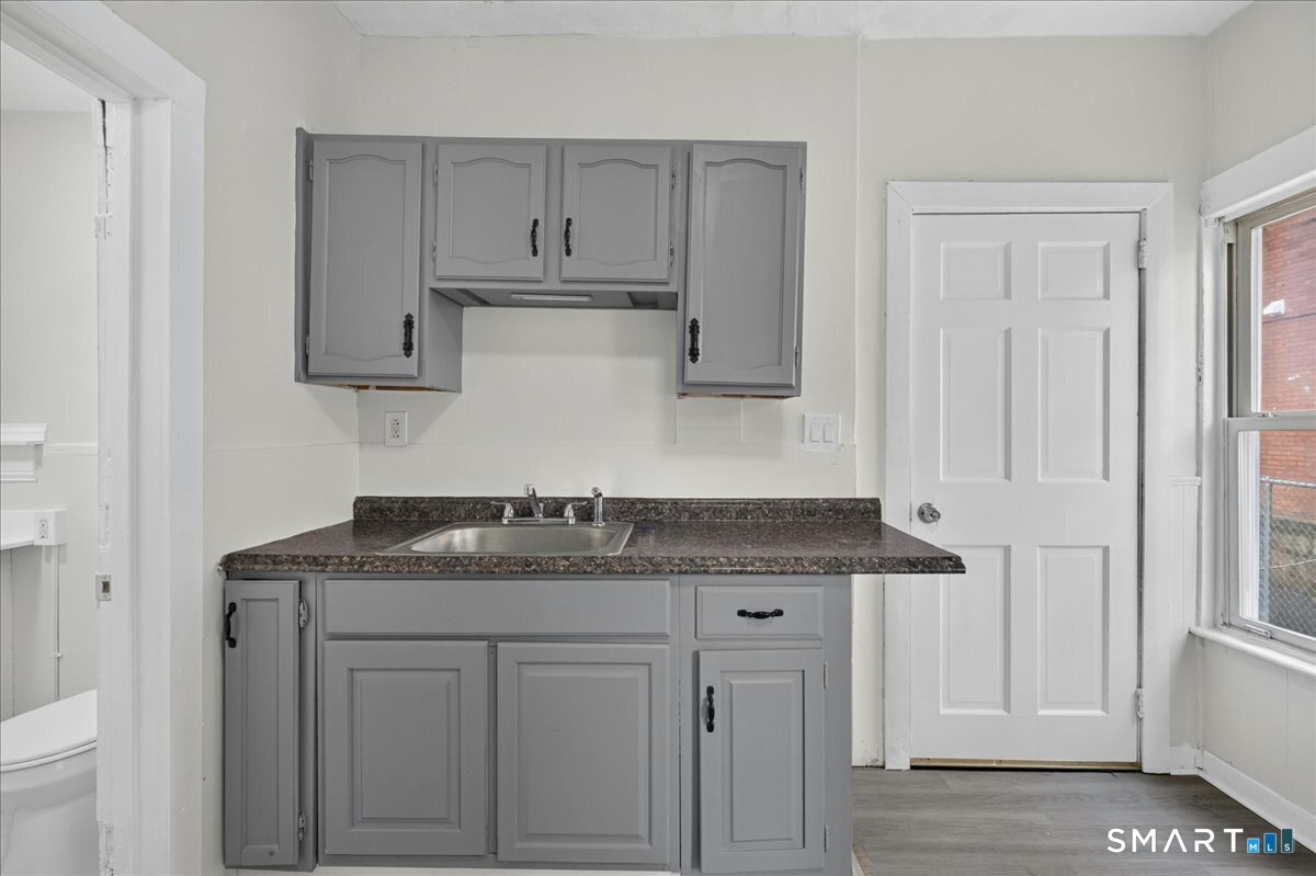 5th image of 56 Bond St, Hartford, CT 06114 | MLS# 24195932