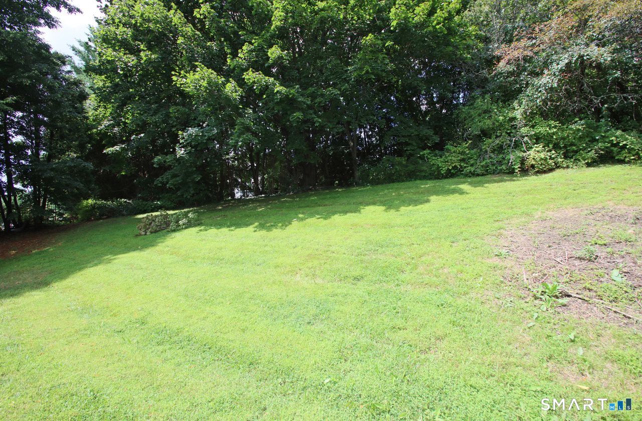 328 Saybrook Road photo 38