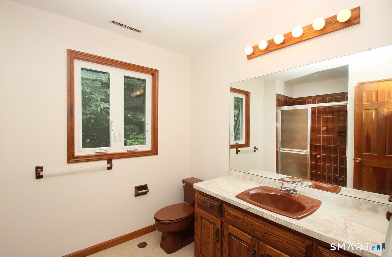 328 Saybrook Road photo 16