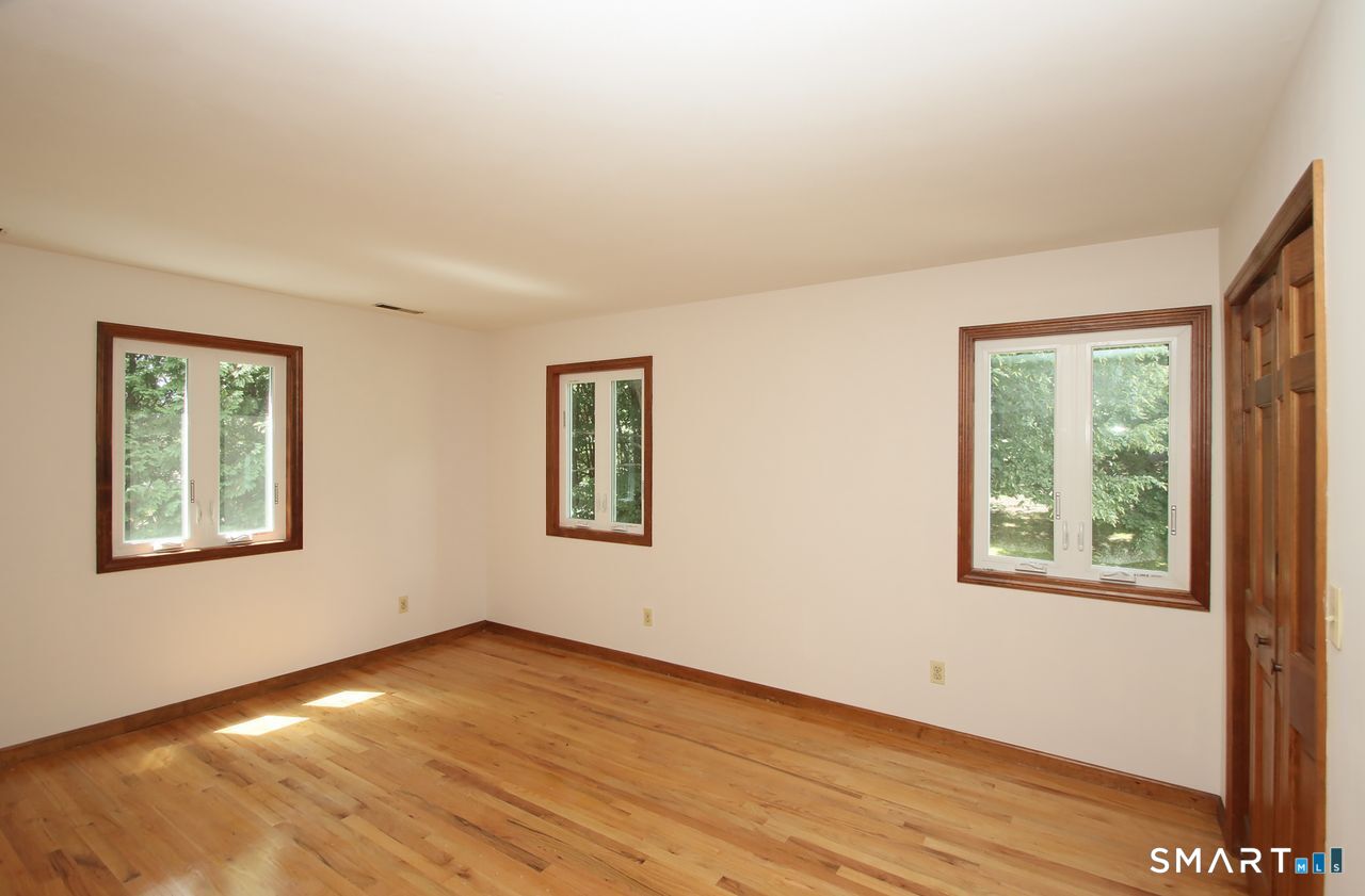 328 Saybrook Road photo 21