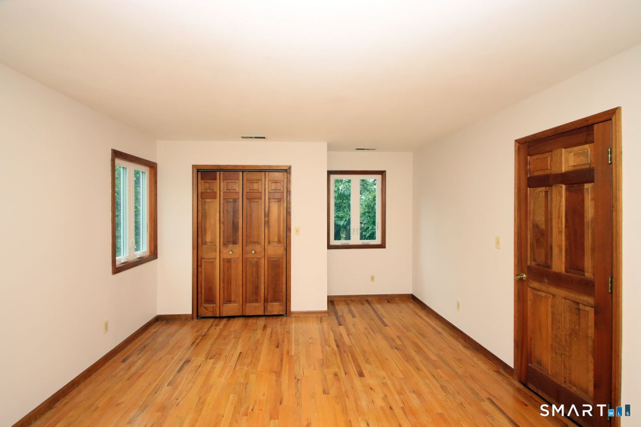328 Saybrook Road photo 23
