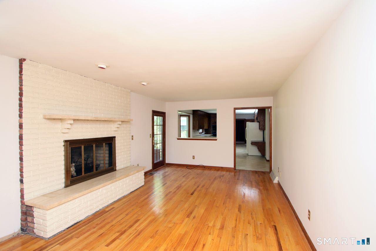 328 Saybrook Road photo 8