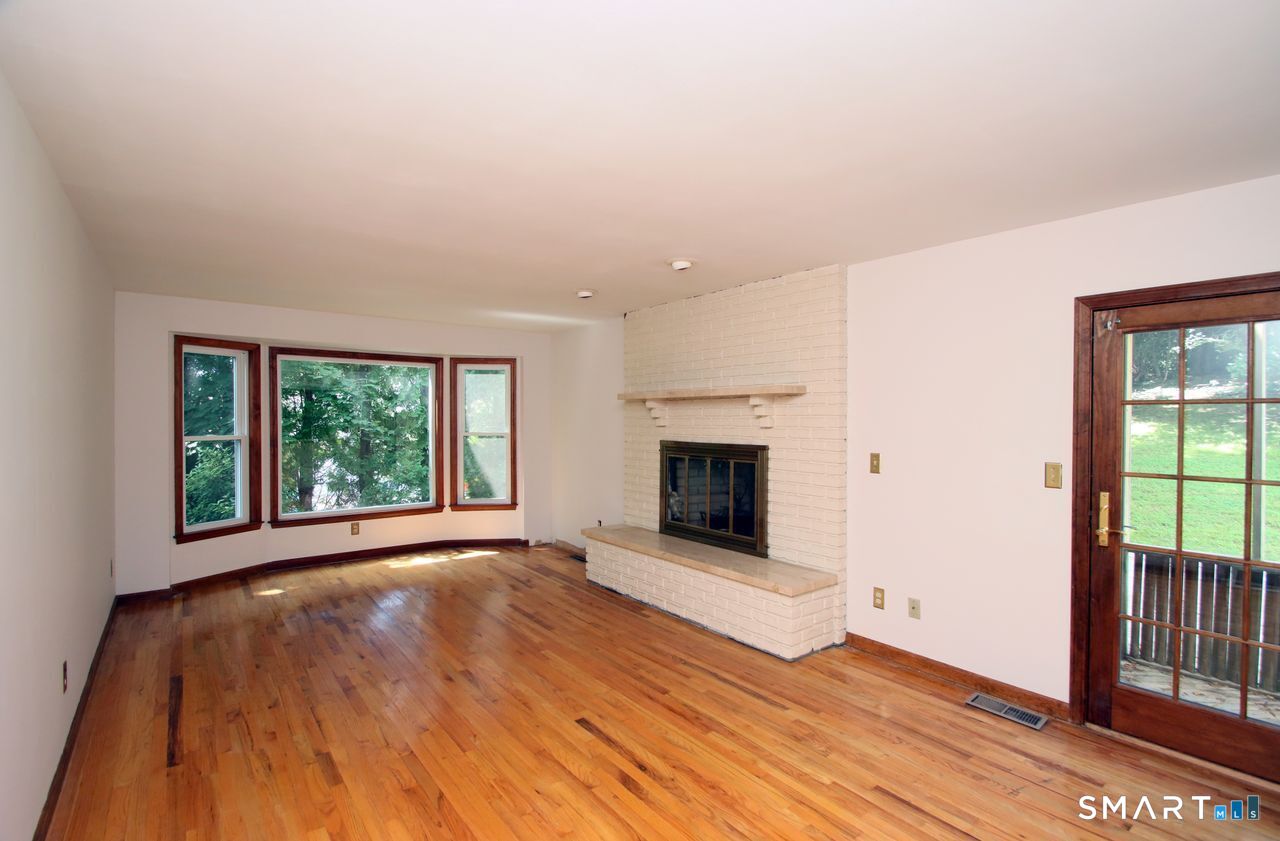 328 Saybrook Road photo 7