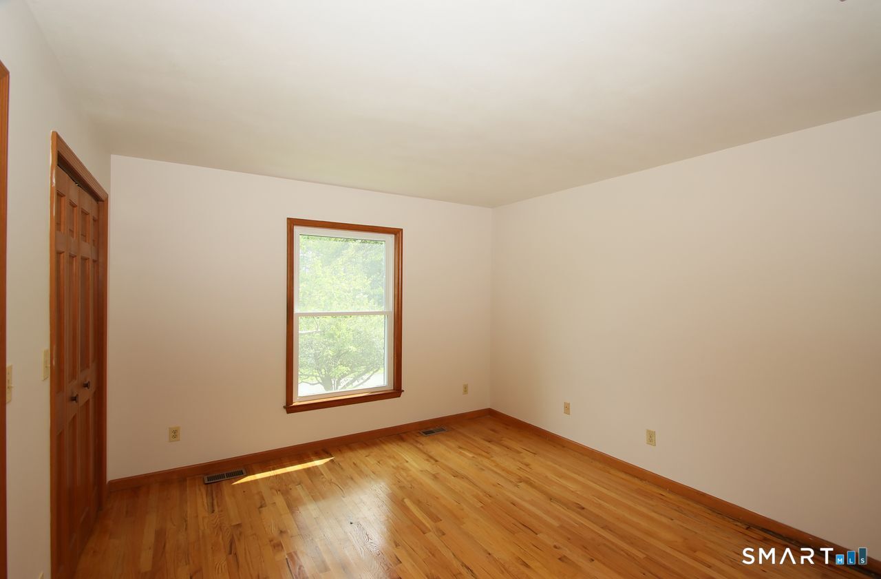 328 Saybrook Road photo 25
