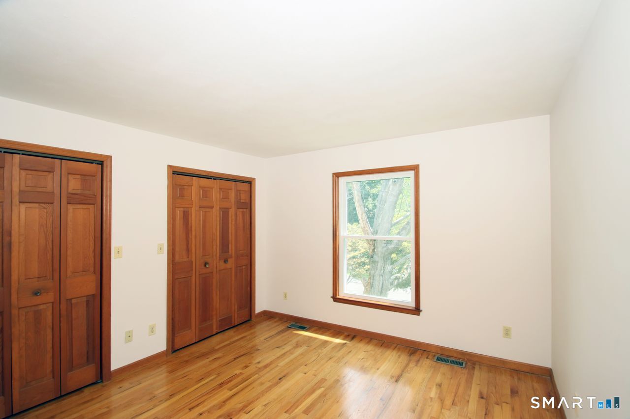 328 Saybrook Road photo 24