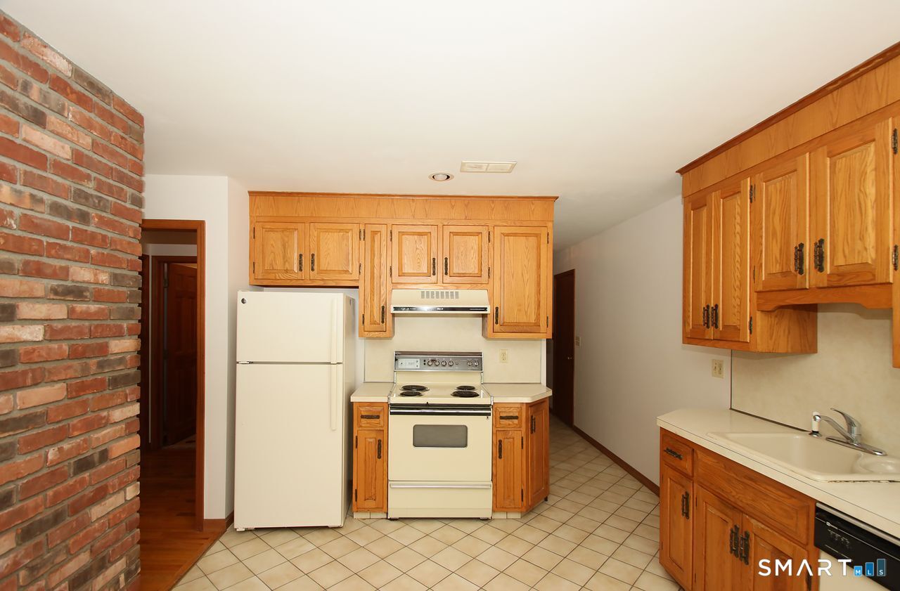 328 Saybrook Road photo 27