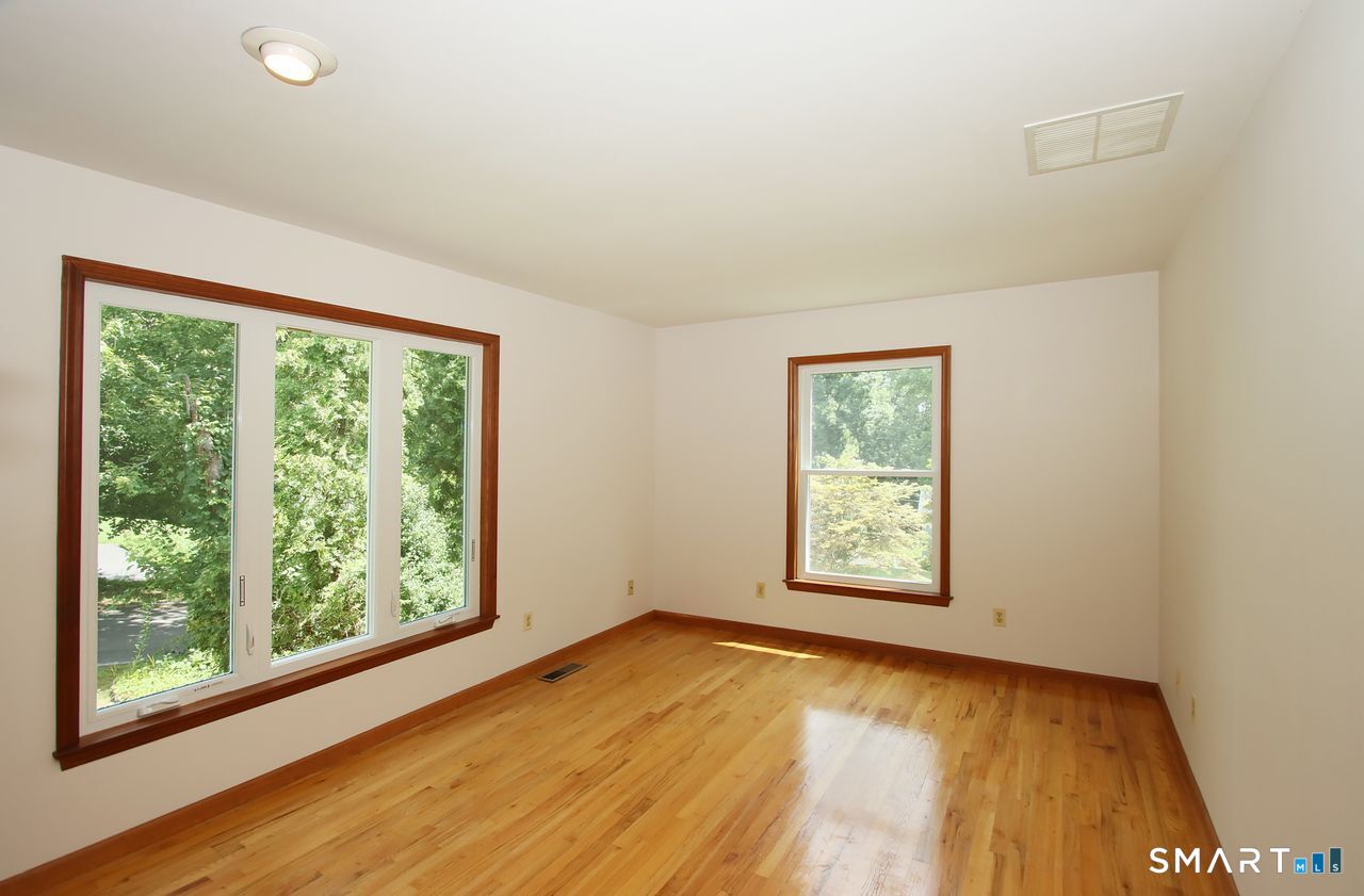 328 Saybrook Road photo 29