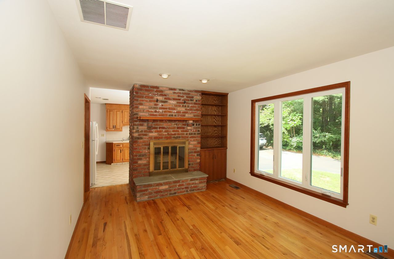 328 Saybrook Road photo 28