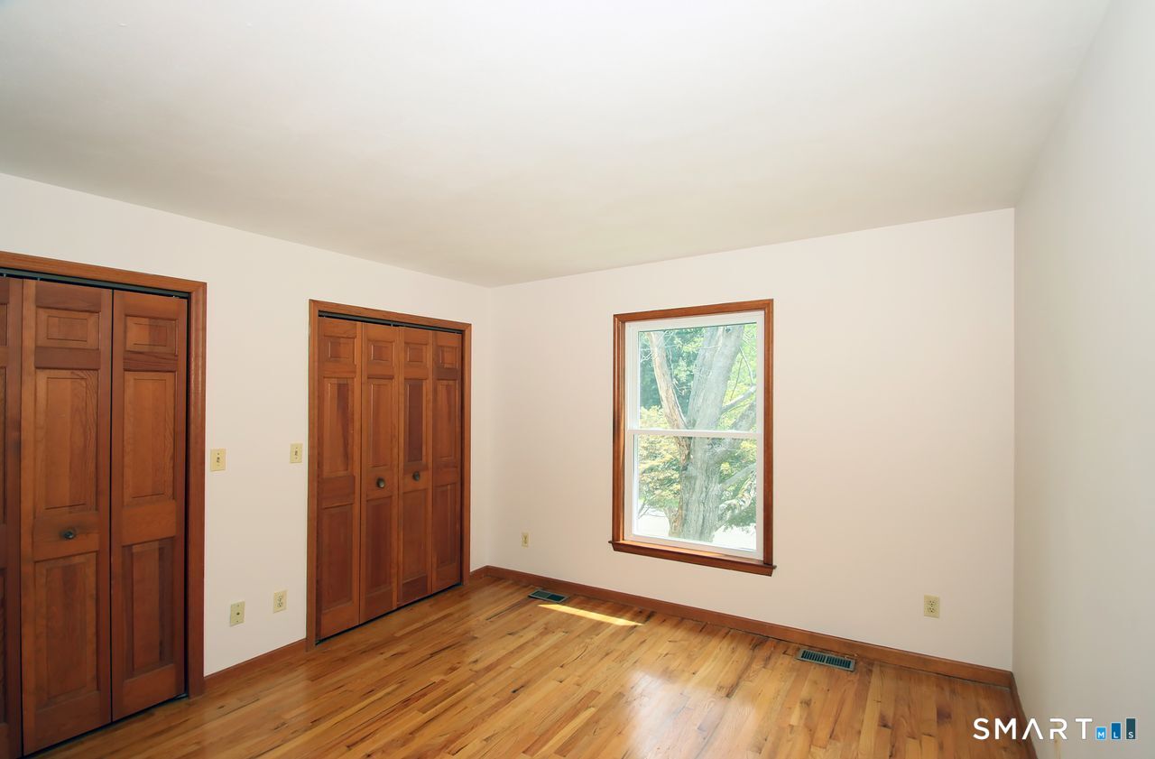 328 Saybrook Road photo 30