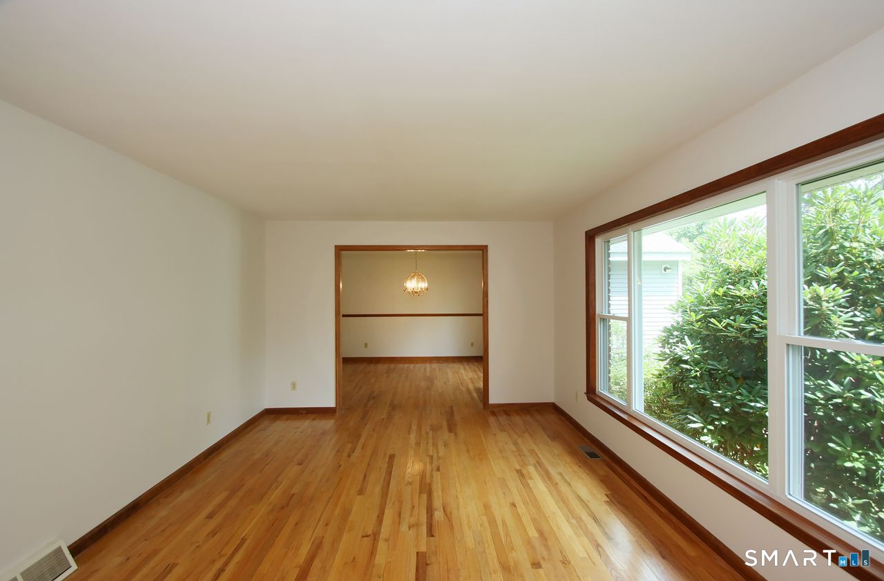 328 Saybrook Road photo 12