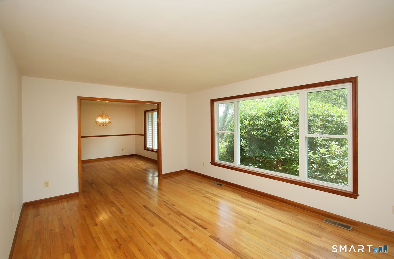 328 Saybrook Road photo 13