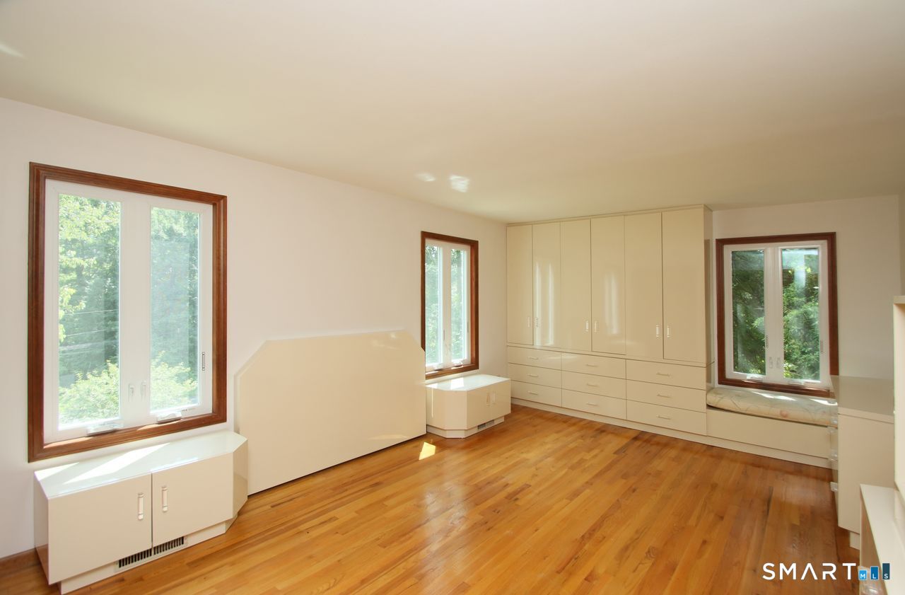 328 Saybrook Road photo 15